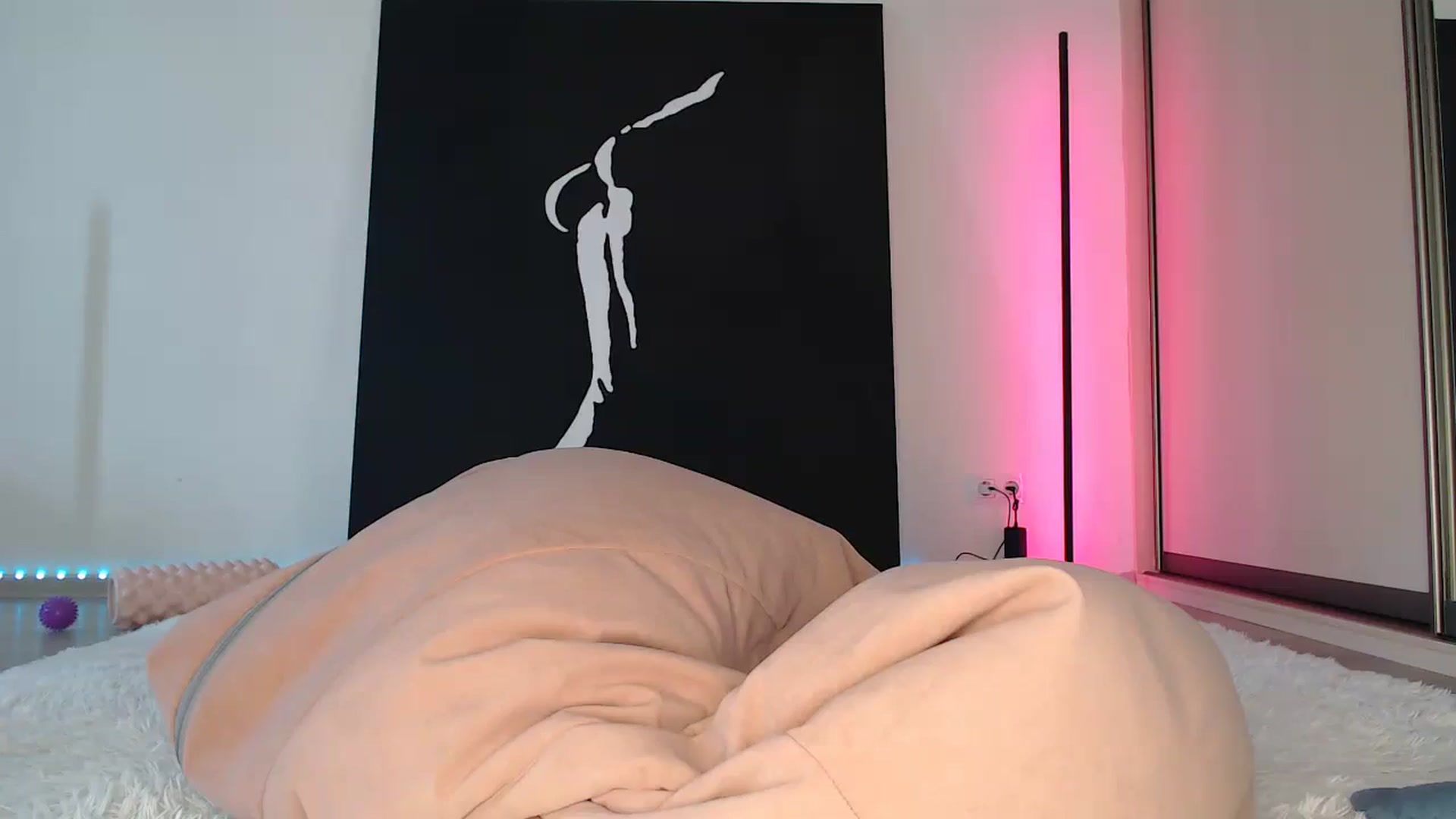 Gallery image thumbnail from Blondino4ka07's myfreecams stream on, 08/19/2025, 08:34 image 11 of 20