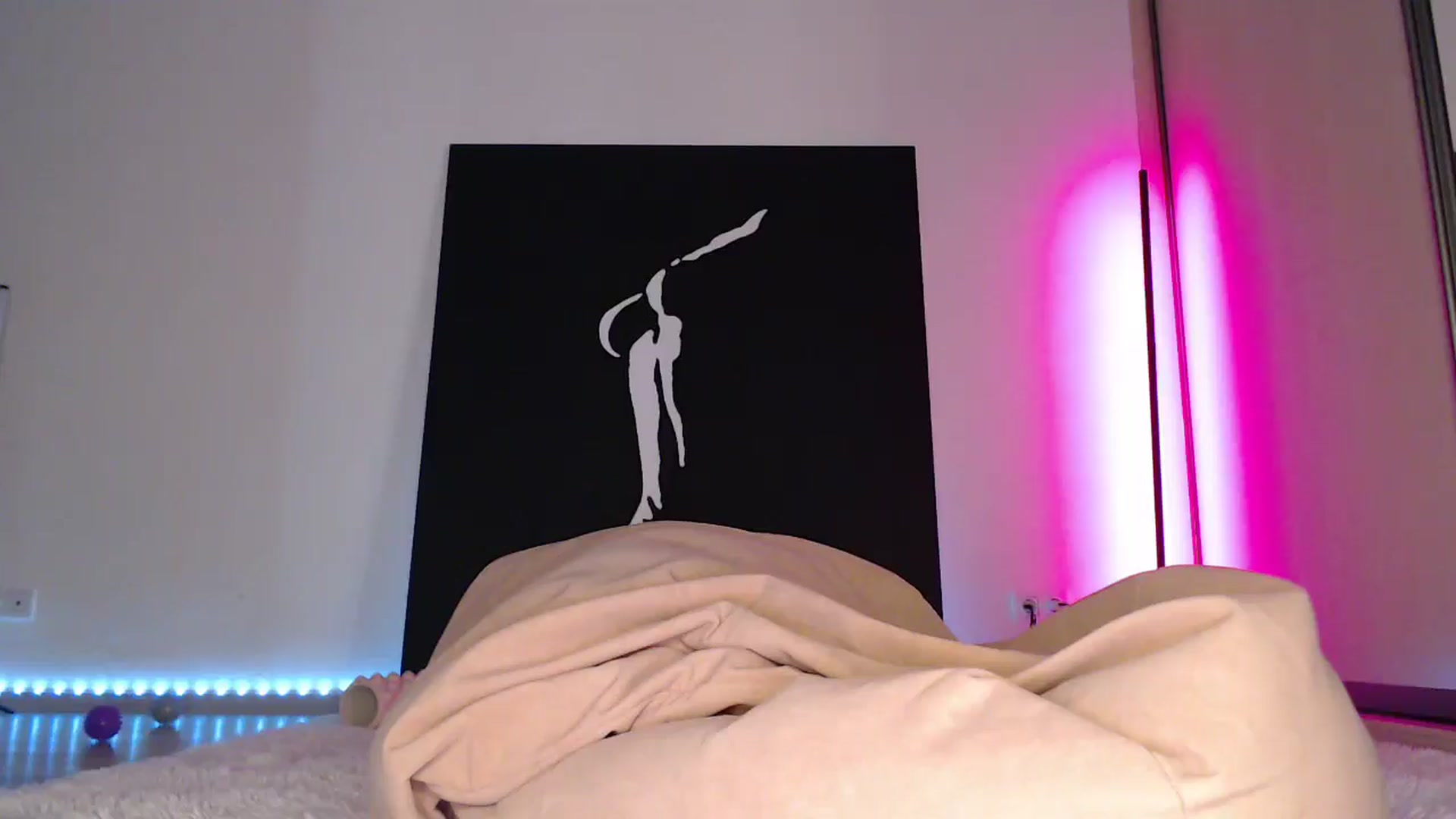 Gallery image thumbnail from Blondino4ka07's myfreecams stream on, 08/25/2025, 05:58 image 7 of 20