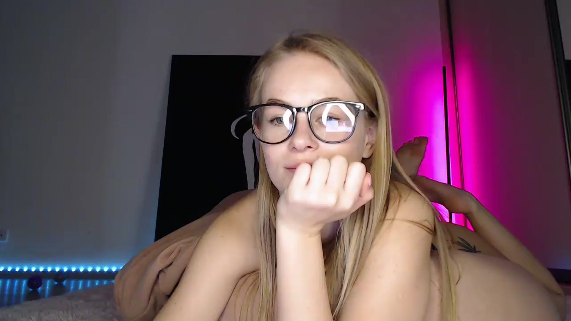 Gallery image thumbnail from Blondino4ka07's myfreecams stream on, 08/25/2025, 05:58 image 13 of 20