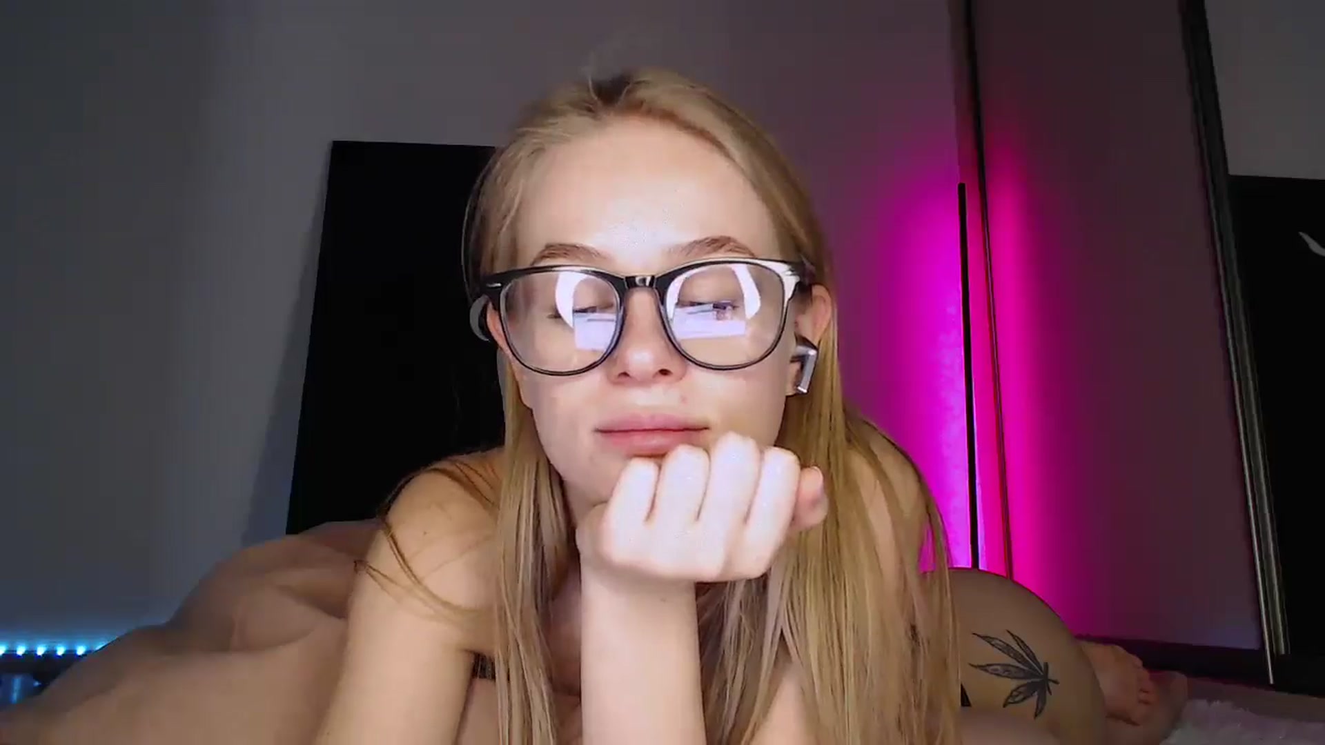 Gallery image thumbnail from Blondino4ka07's myfreecams stream on, 08/25/2025, 08:16 image 10 of 20