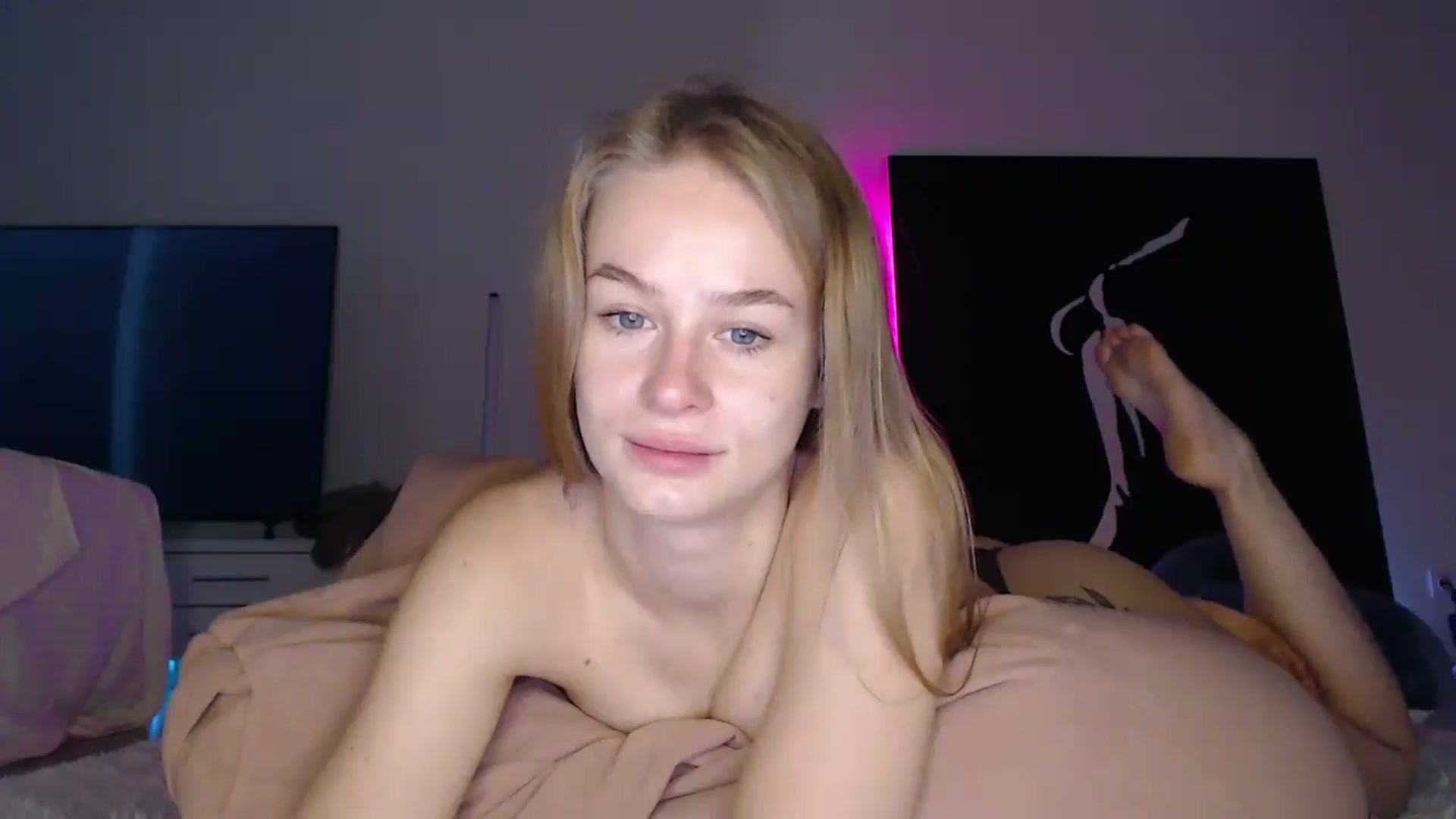 Gallery image thumbnail from Blondino4ka07's myfreecams stream on, 08/28/2025, 05:51 image 16 of 20