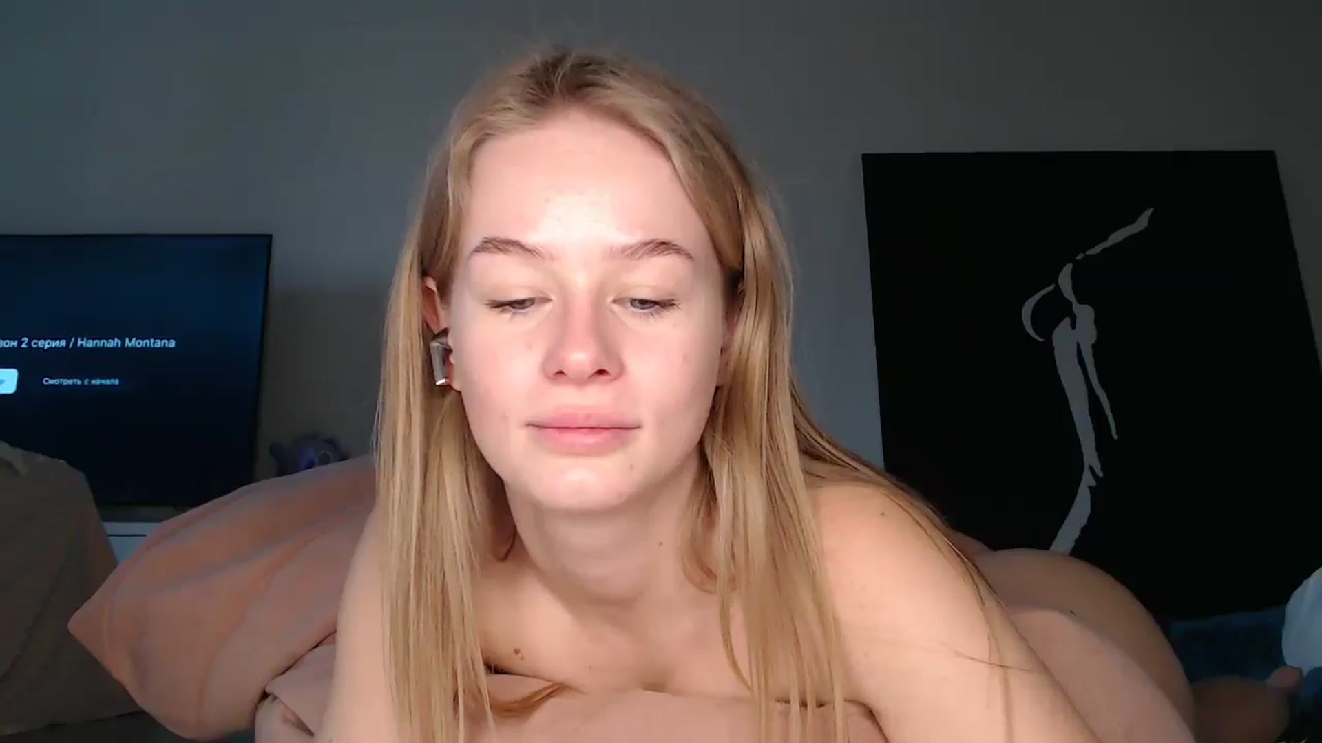 Gallery image thumbnail from Blondino4ka07's myfreecams stream on, 09/12/2025, 09:48 image 18 of 20