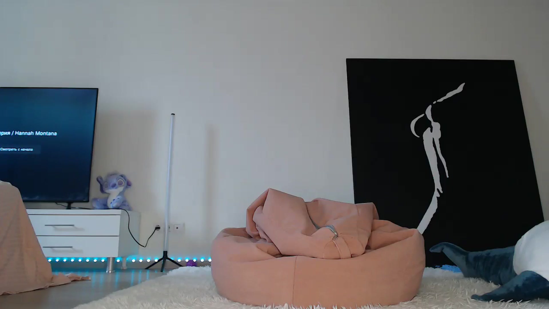 Gallery image thumbnail from Blondino4ka07's myfreecams stream on, 09/12/2025, 09:48 image 16 of 20