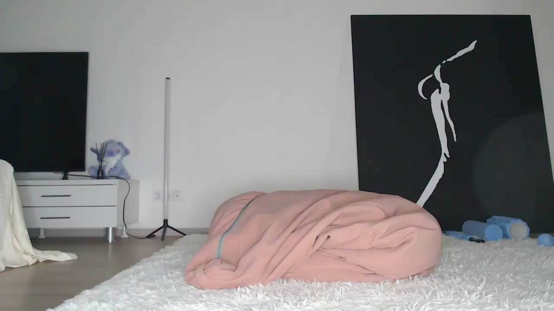 Gallery image thumbnail from Blondino4ka07's myfreecams stream on, 09/16/2025, 17:52 image 2 of 20