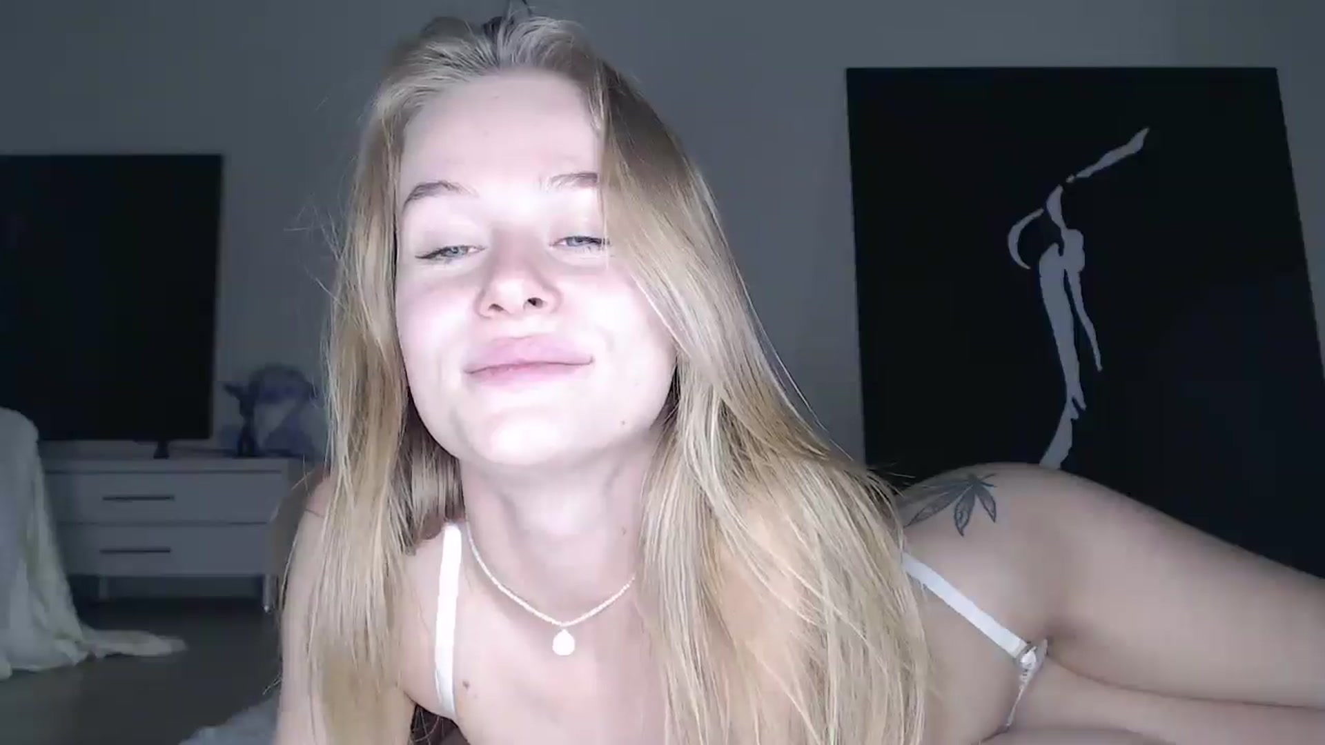 Gallery image thumbnail from Blondino4ka07's myfreecams stream on, 09/16/2025, 17:52 image 7 of 20