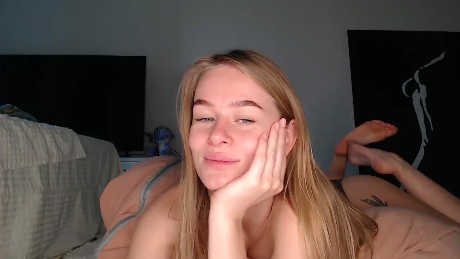Gallery image thumbnail from Blondino4ka07's myfreecams stream on, 09/19/2025, 05:40 image 9 of 20