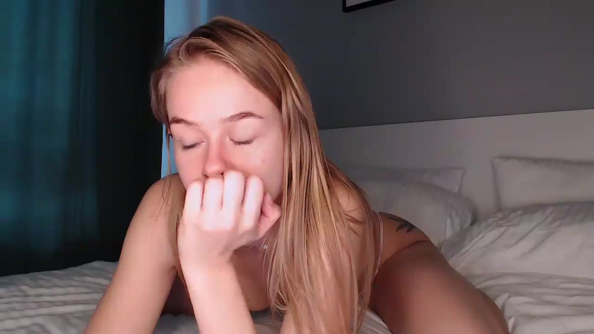 Gallery image thumbnail from Blondino4ka07's myfreecams stream on, 09/24/2025, 07:09 image 10 of 20