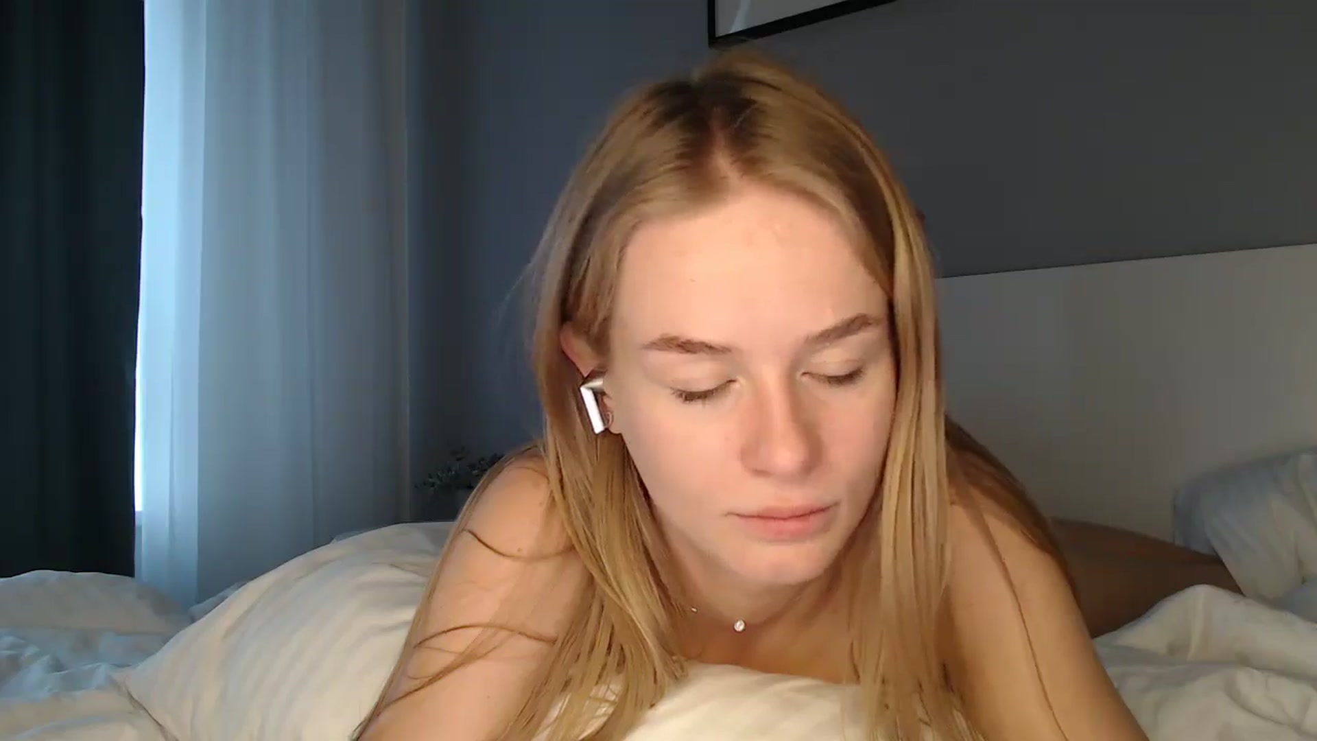 Gallery image thumbnail from Blondino4ka07's myfreecams stream on, 09/25/2025, 08:57 image 11 of 20