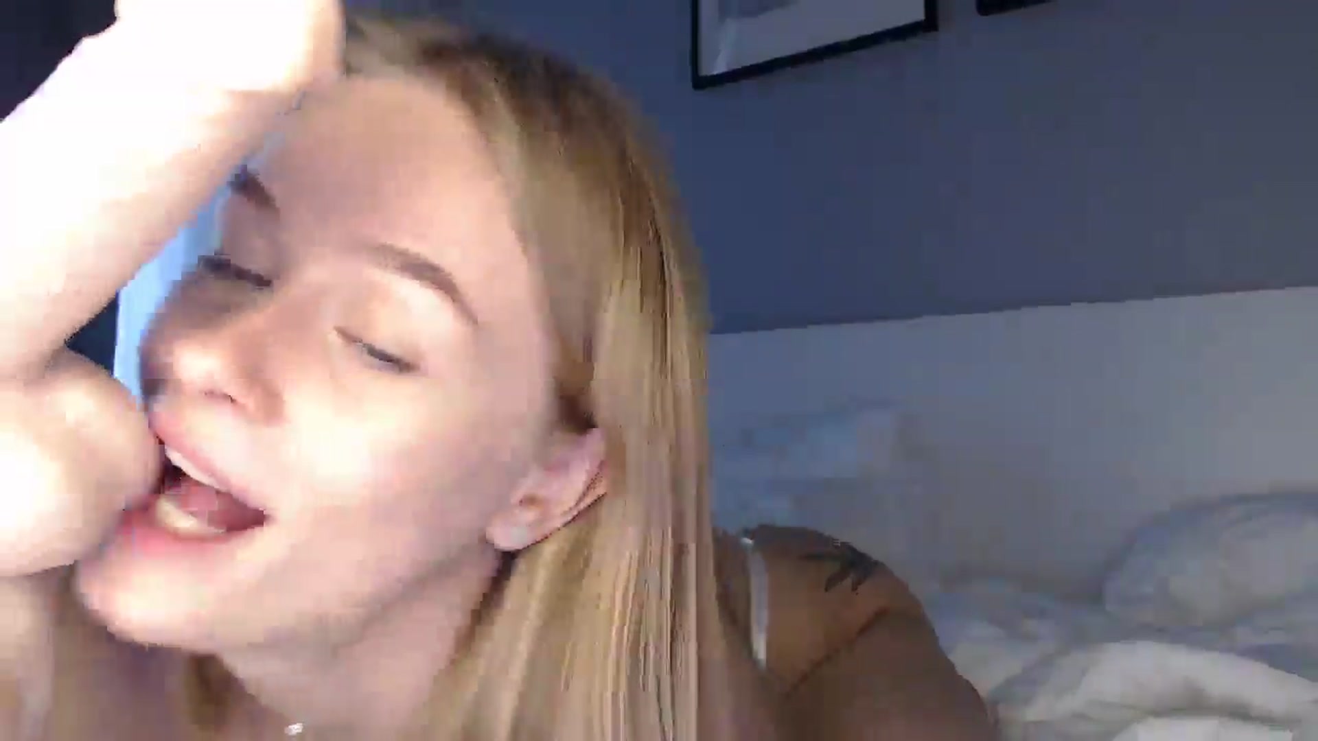 Gallery image thumbnail from Blondino4ka07's myfreecams stream on, 09/25/2025, 08:57 image 9 of 20