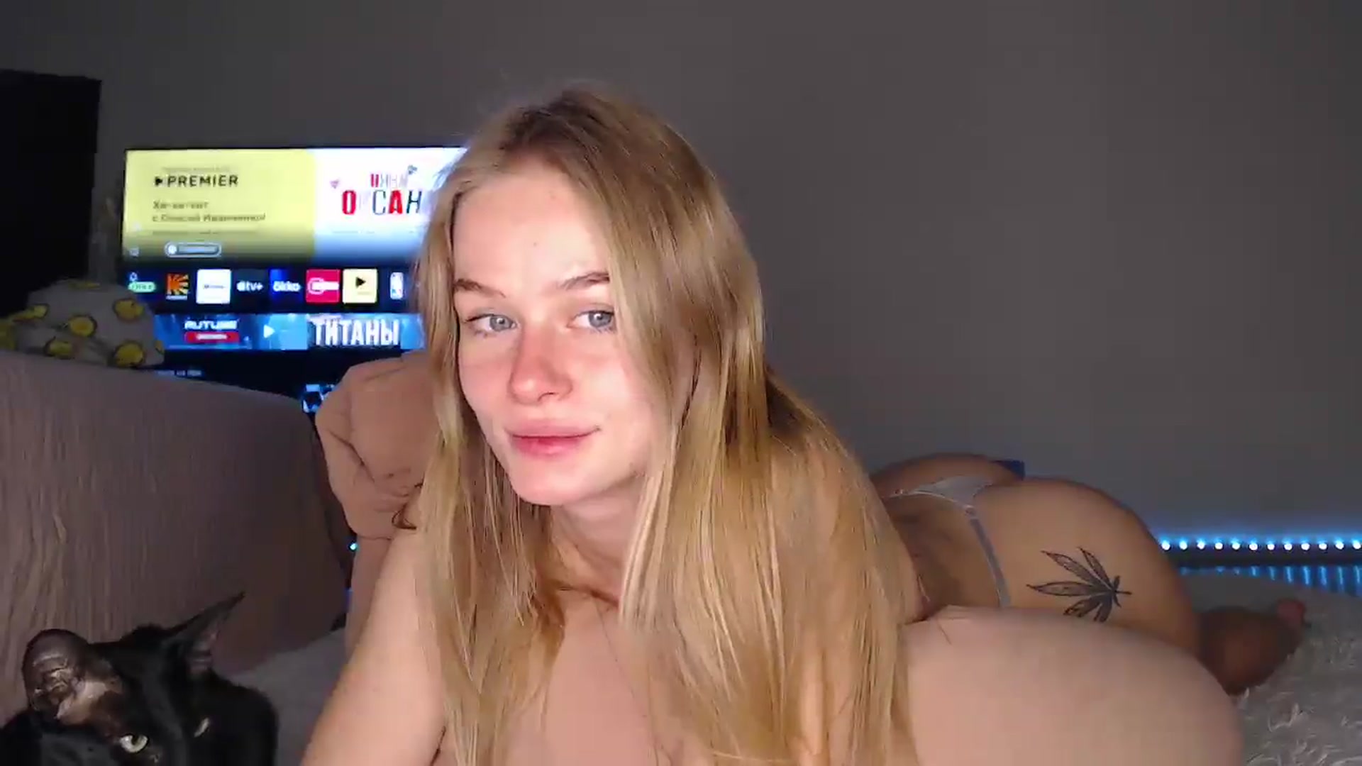 Gallery image thumbnail from Blondino4ka07's myfreecams stream on, 09/30/2025, 16:46 image 8 of 20