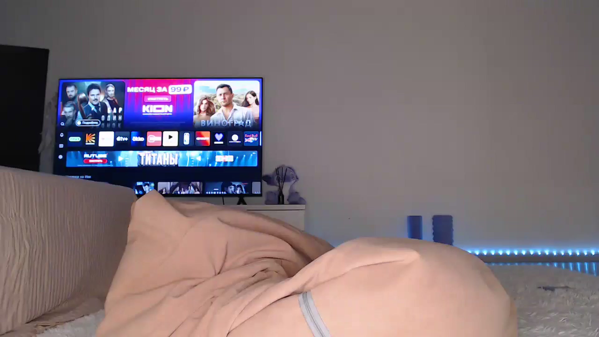 Gallery image thumbnail from Blondino4ka07's myfreecams stream on, 09/30/2025, 18:11 image 15 of 20