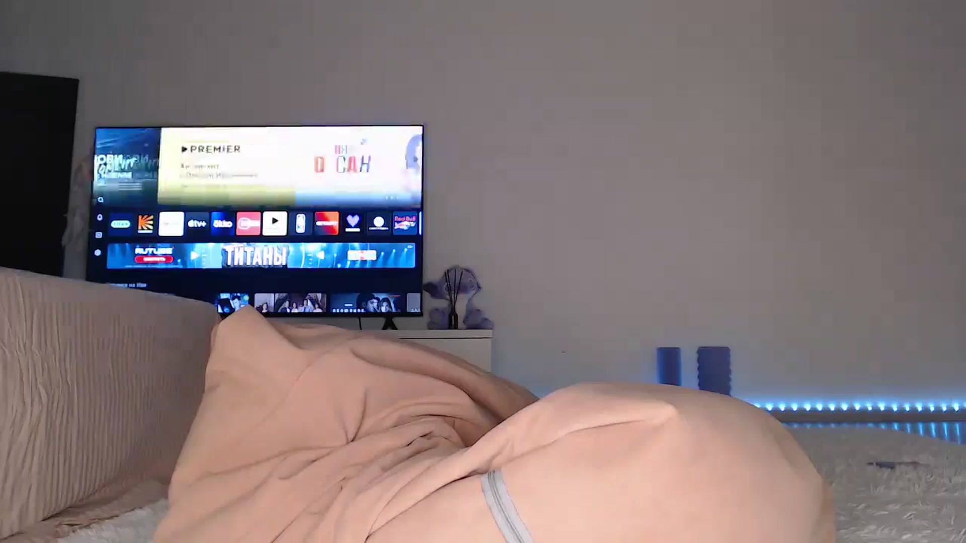 Gallery image thumbnail from Blondino4ka07's myfreecams stream on, 09/30/2025, 18:11 image 14 of 20