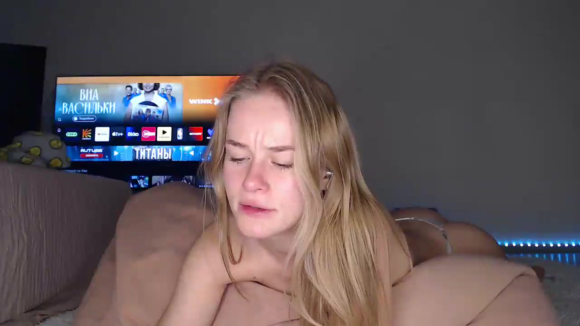Gallery image thumbnail from Blondino4ka07's myfreecams stream on, 09/30/2025, 18:11 image 10 of 20