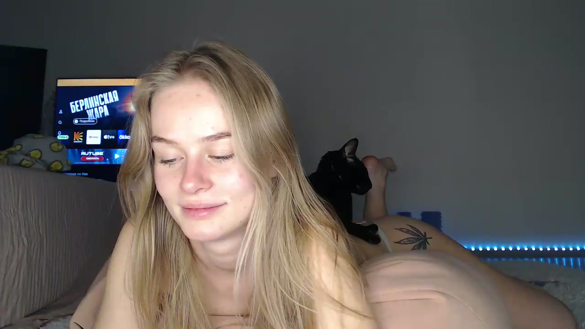 Gallery image thumbnail from Blondino4ka07's myfreecams stream on, 09/30/2025, 18:11 image 1 of 20