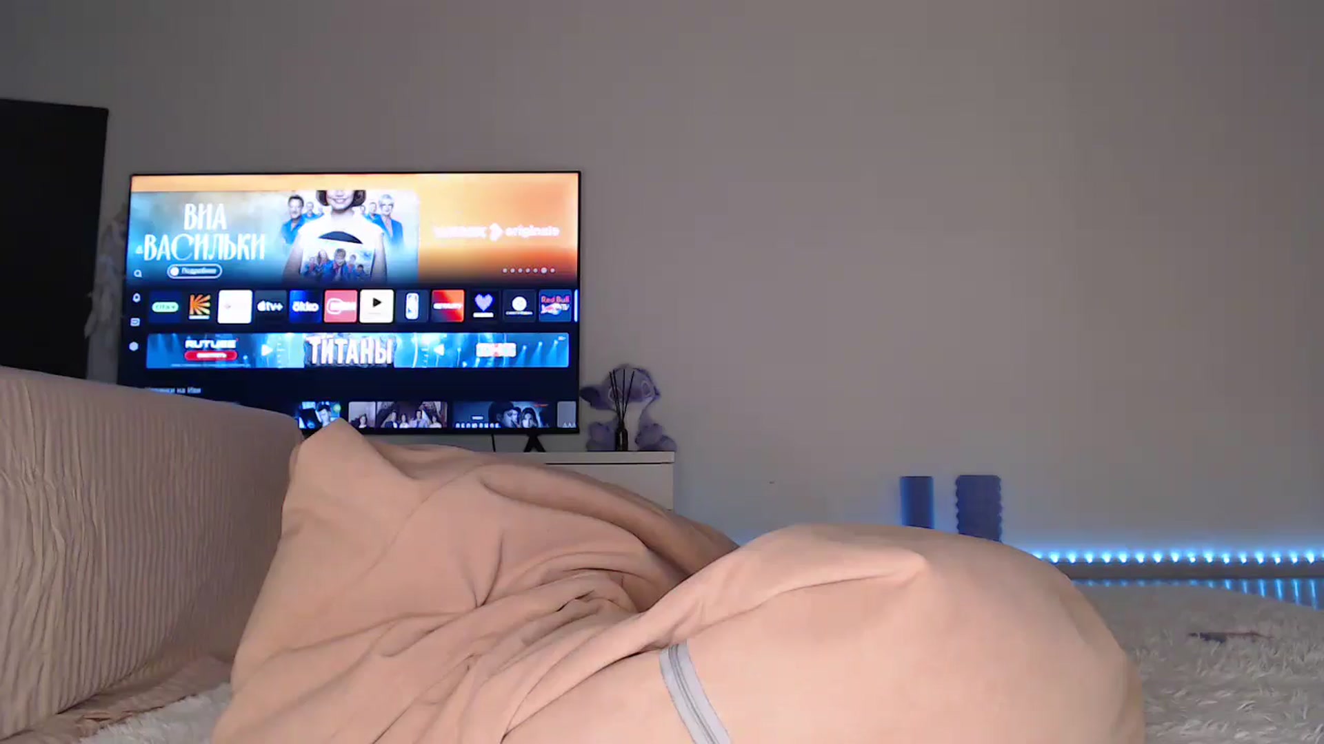 Gallery image thumbnail from Blondino4ka07's myfreecams stream on, 09/30/2025, 18:11 image 16 of 20