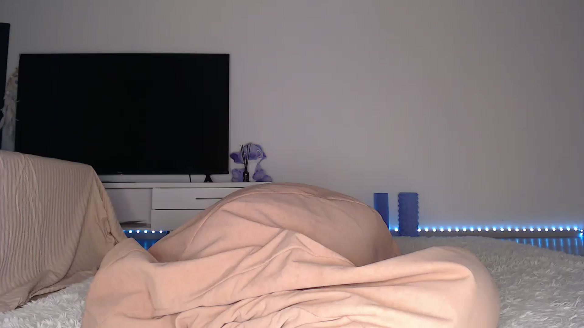 Gallery image thumbnail from Blondino4ka07's myfreecams stream on, 10/02/2025, 09:00 image 8 of 20
