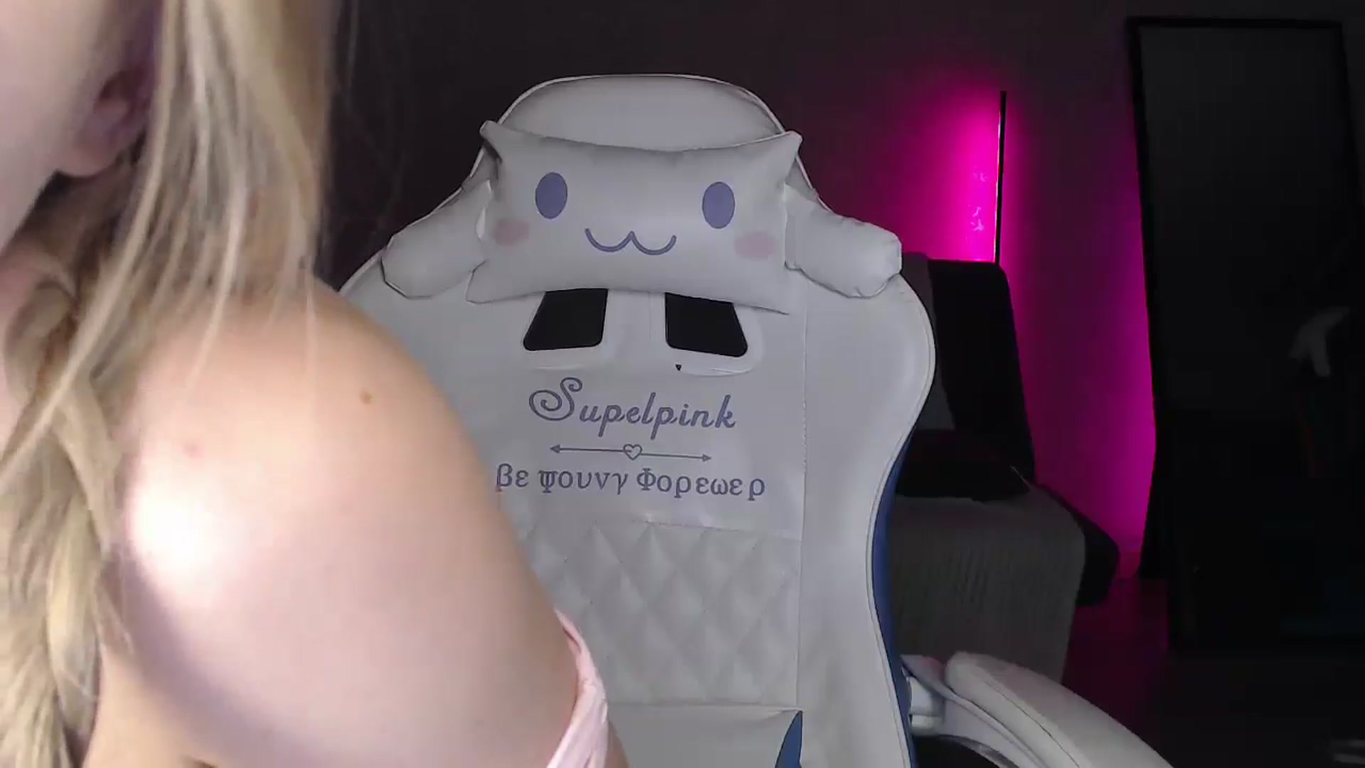 Gallery image thumbnail from Blondino4ka07's myfreecams stream on, 10/04/2025, 19:11 image 18 of 20