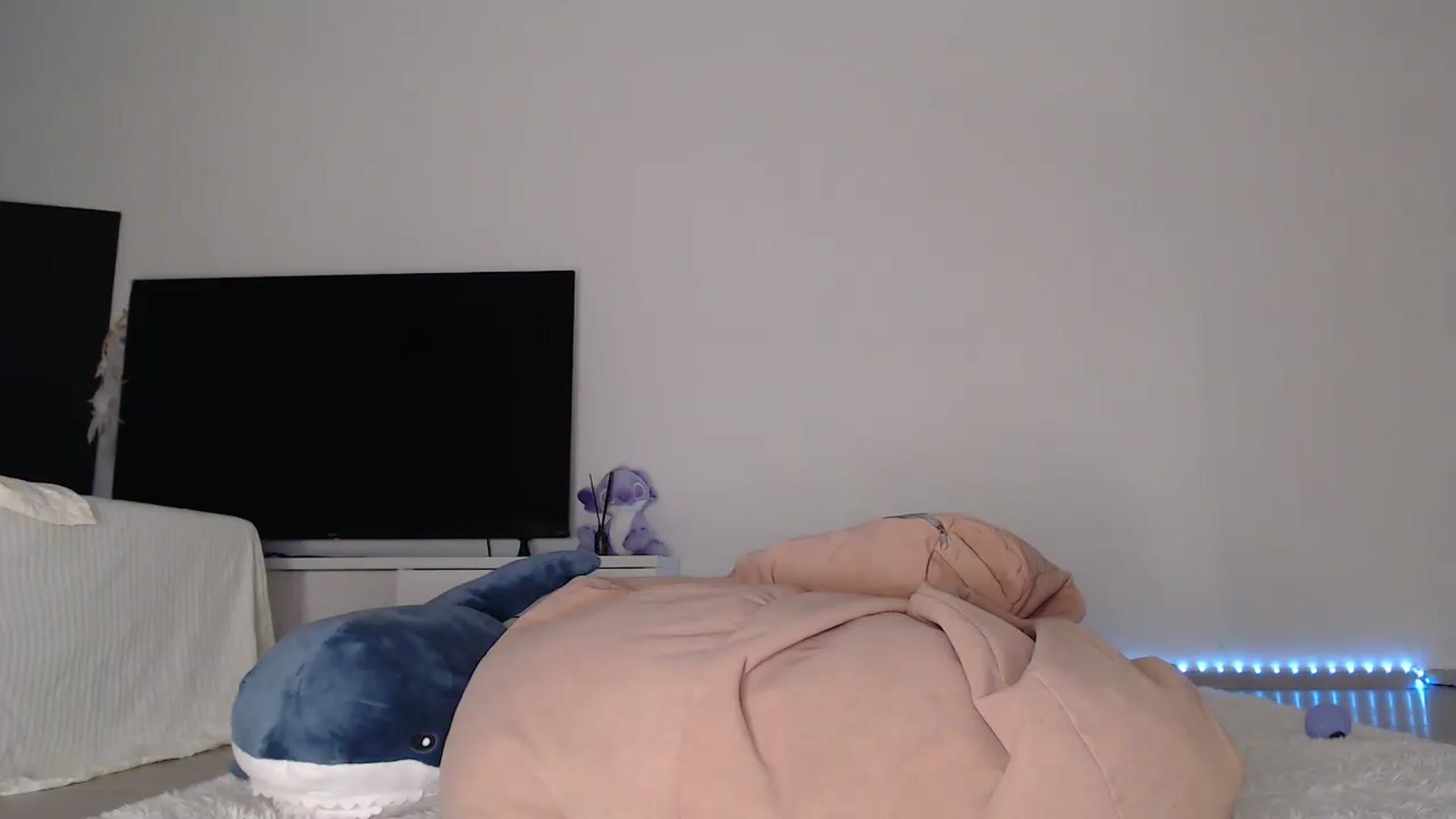 Gallery image thumbnail from Blondino4ka07's myfreecams stream on, 10/05/2025, 18:09 image 13 of 20