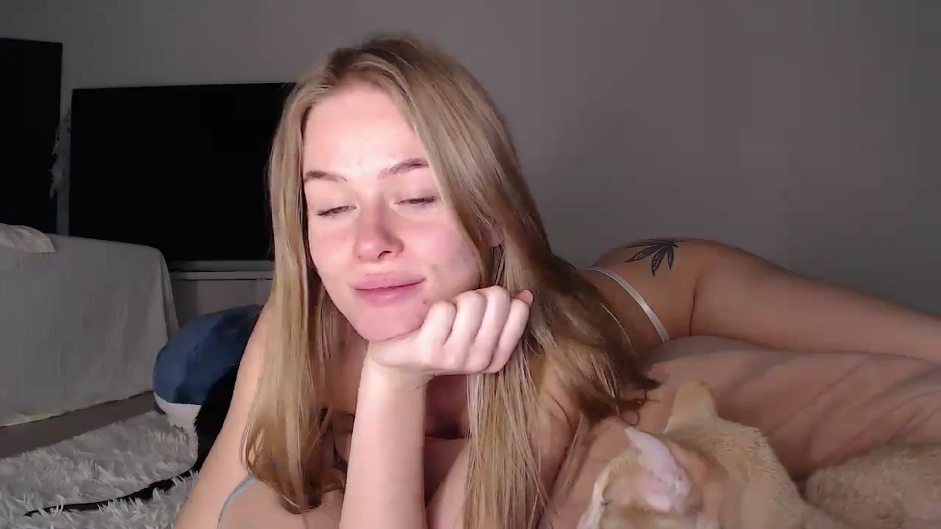 Gallery image thumbnail from Blondino4ka07's myfreecams stream on, 10/05/2025, 18:09 image 20 of 20