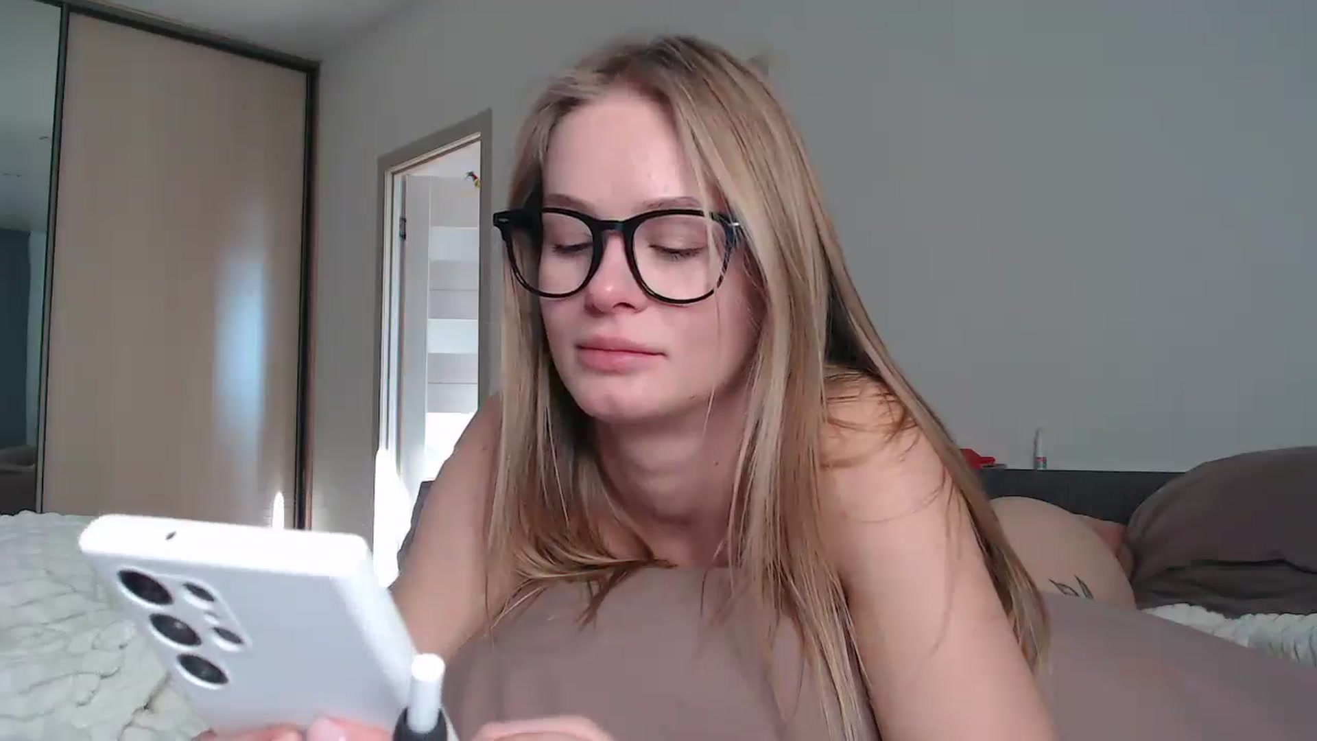 Gallery image thumbnail from Blondino4ka07's myfreecams stream on, 10/16/2025, 10:06 image 3 of 20