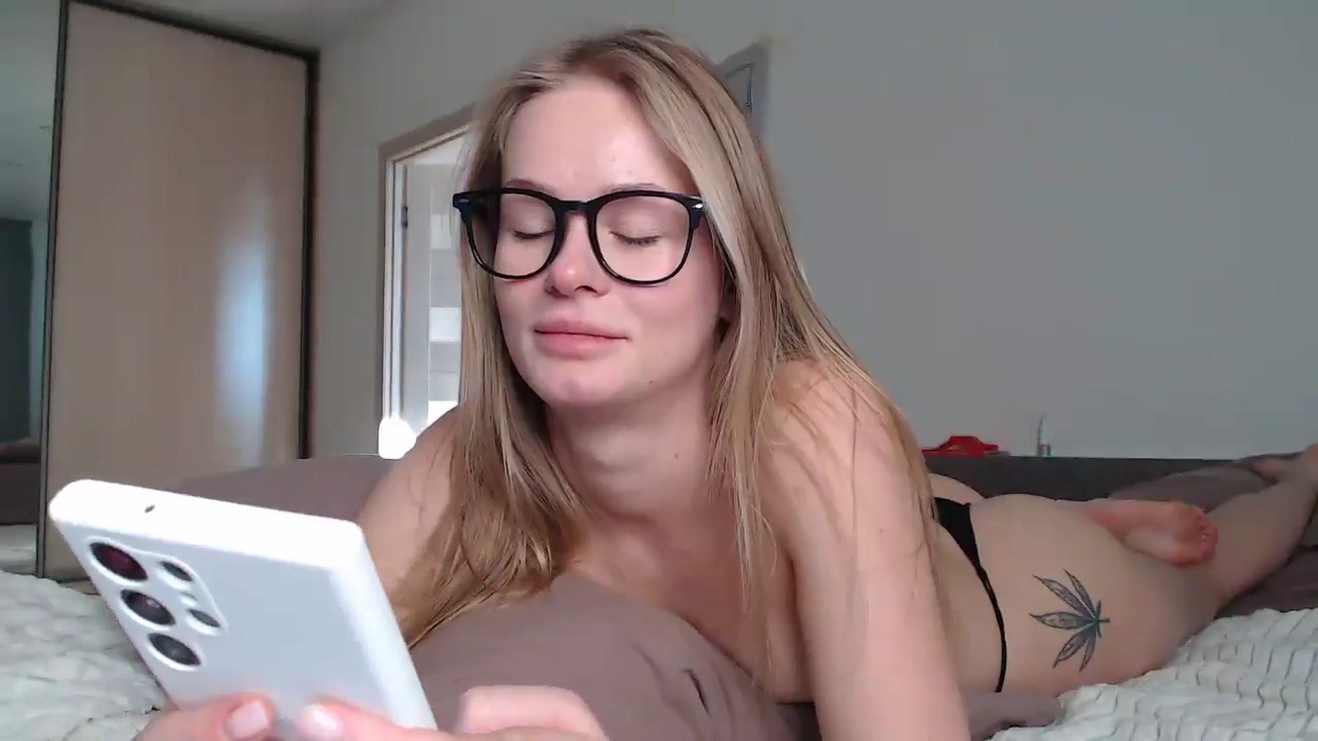 Gallery image thumbnail from Blondino4ka07's myfreecams stream on, 10/16/2025, 10:06 image 11 of 20