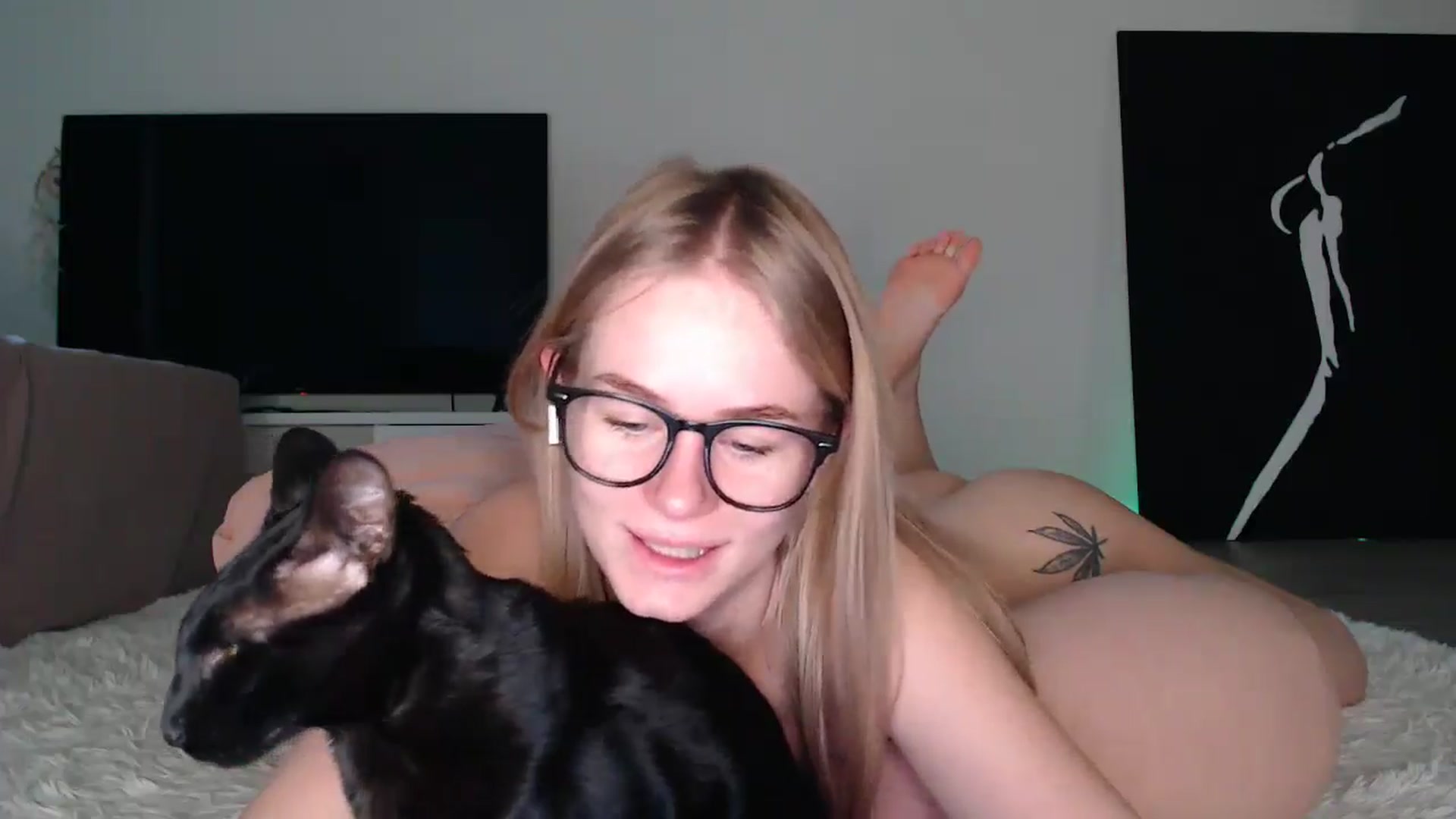 Gallery image thumbnail from Blondino4ka07's myfreecams stream on, 10/18/2025, 08:04 image 8 of 20