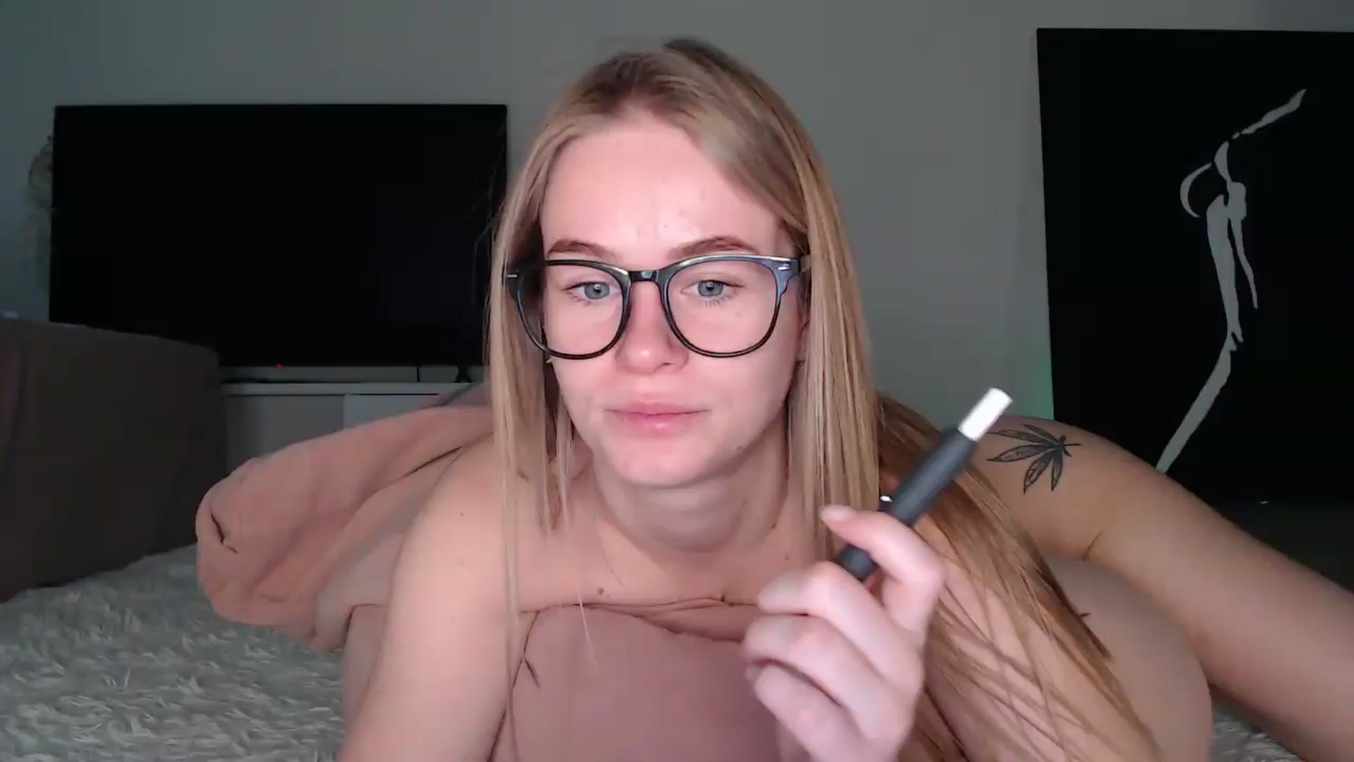 Gallery image thumbnail from Blondino4ka07's myfreecams stream on, 10/18/2025, 08:49 image 1 of 20