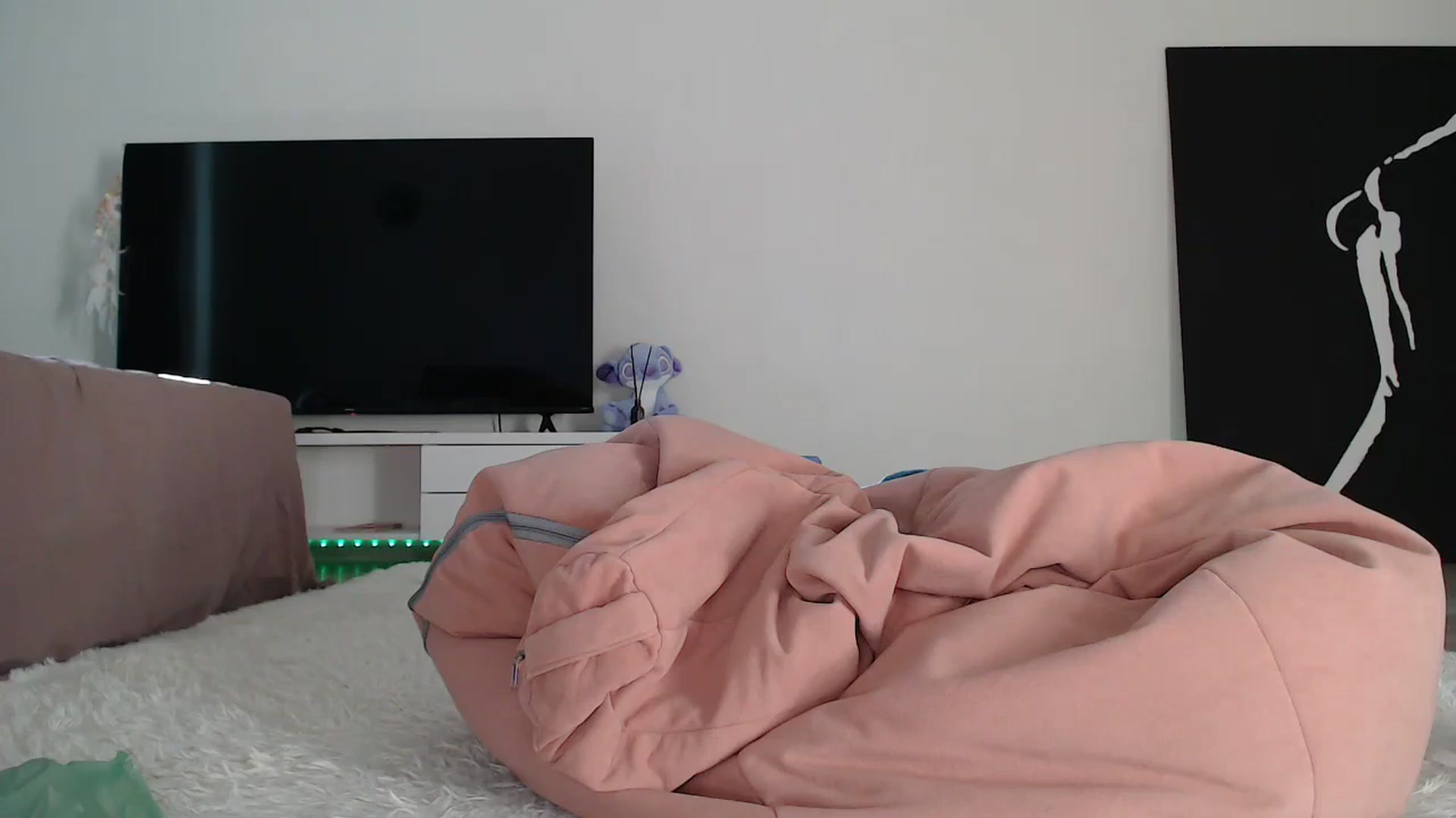 Gallery image thumbnail from Blondino4ka07's myfreecams stream on, 10/18/2025, 10:32 image 15 of 20