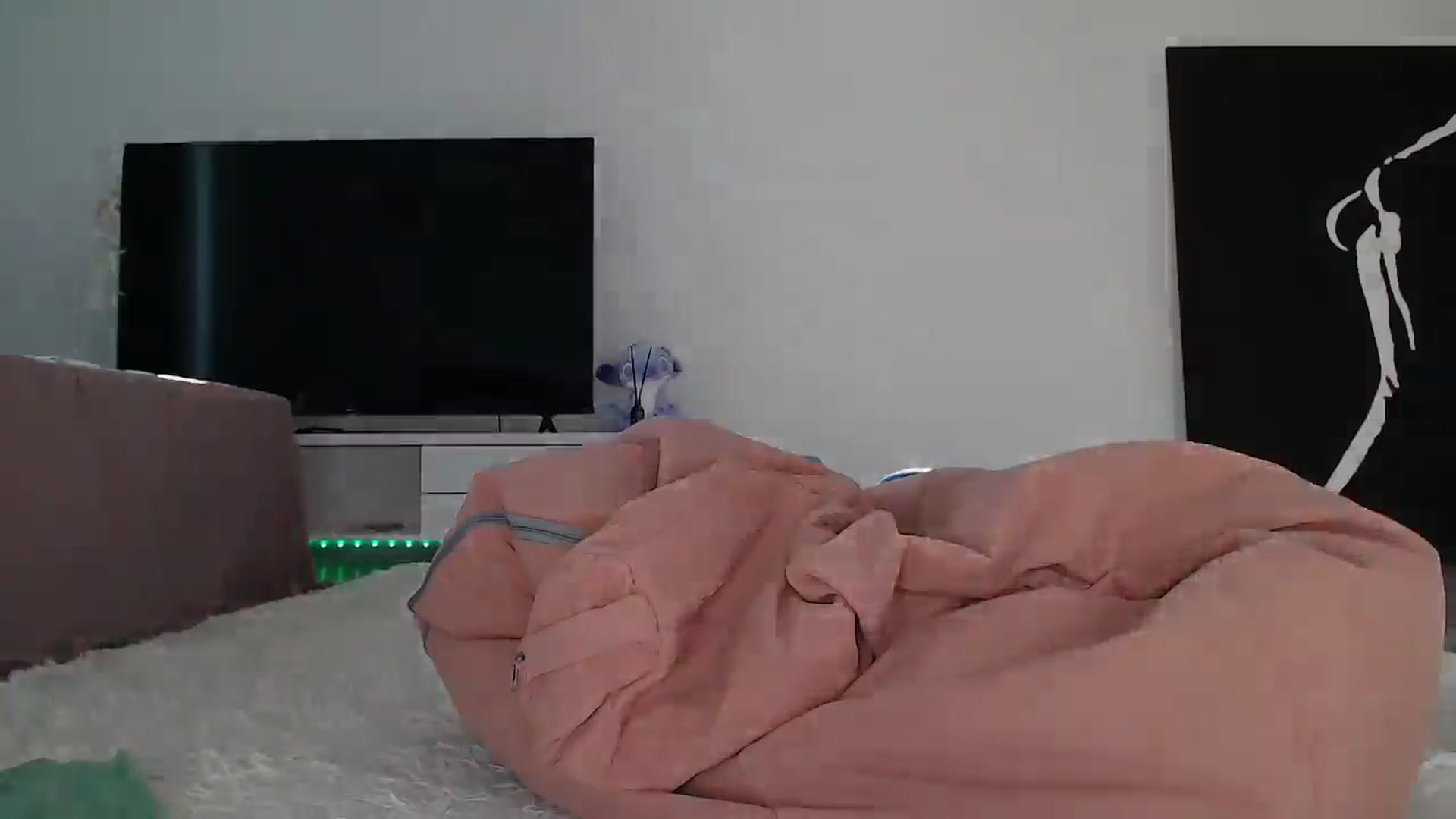 Gallery image thumbnail from Blondino4ka07's myfreecams stream on, 10/18/2025, 10:32 image 16 of 20