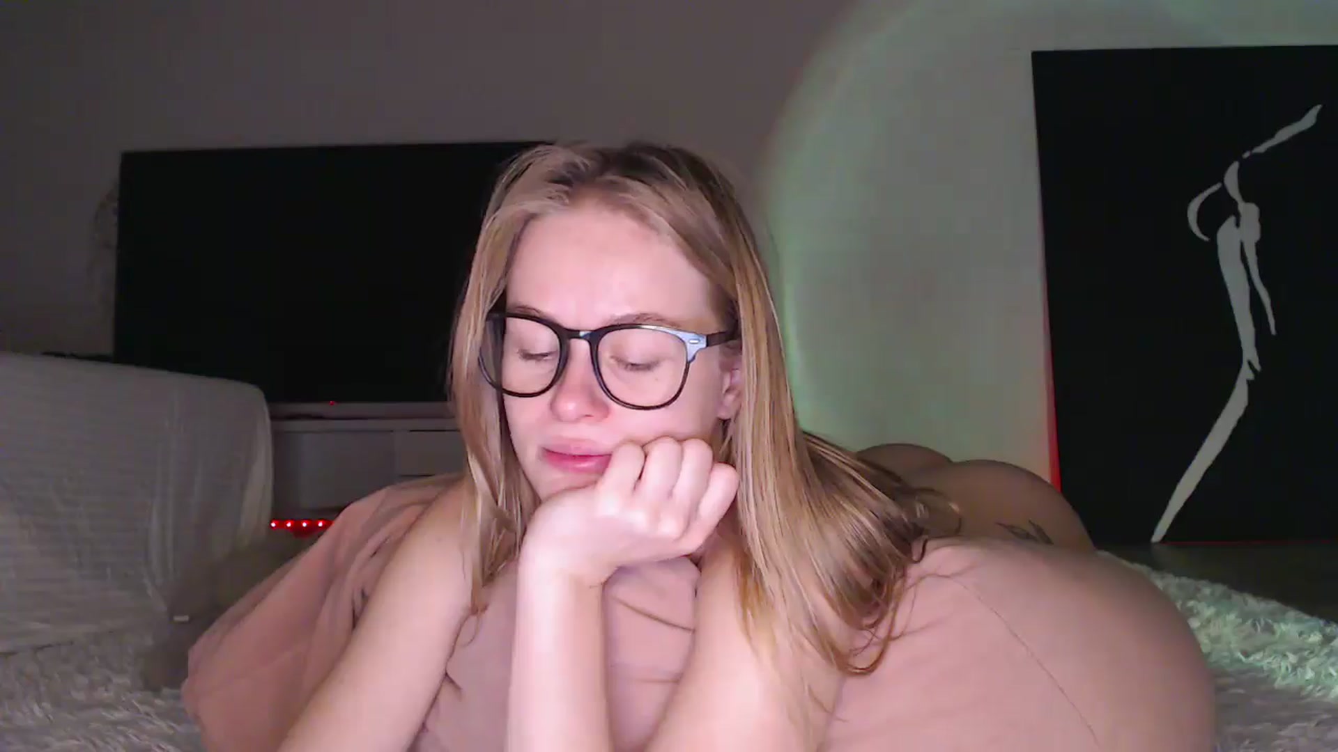 Gallery image thumbnail from Blondino4ka07's myfreecams stream on, 10/25/2025, 20:35 image 8 of 20