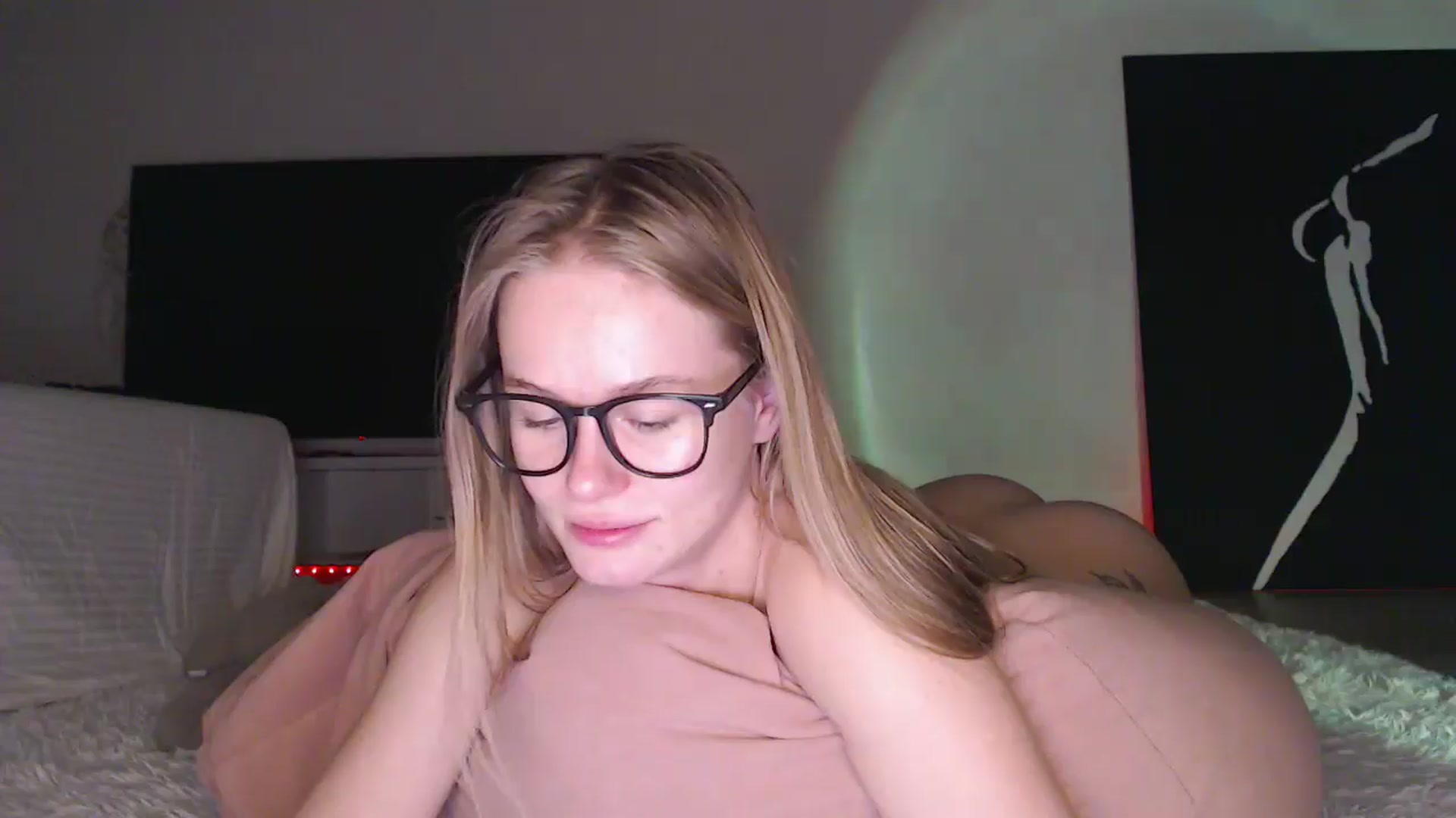 Gallery image thumbnail from Blondino4ka07's myfreecams stream on, 10/25/2025, 20:35 image 7 of 20