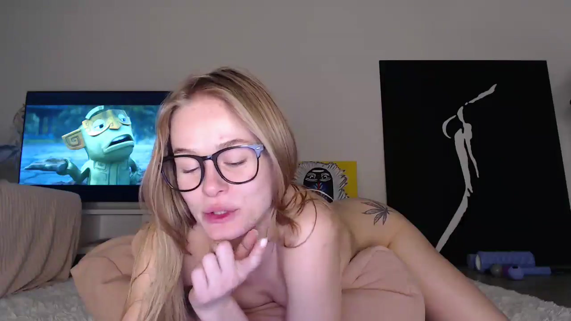 Gallery image thumbnail from Blondino4ka07's myfreecams stream on, 11/07/2025, 19:14 image 6 of 20