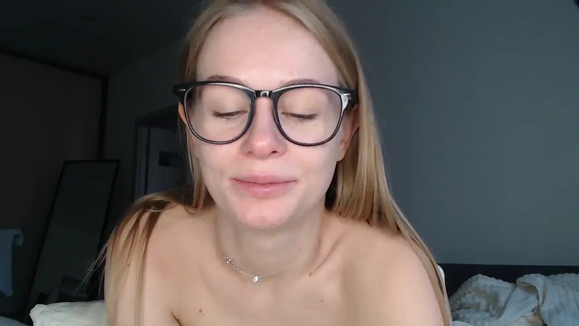 Gallery image thumbnail from Blondino4ka07's myfreecams stream on, 11/11/2025, 07:38 image 11 of 20
