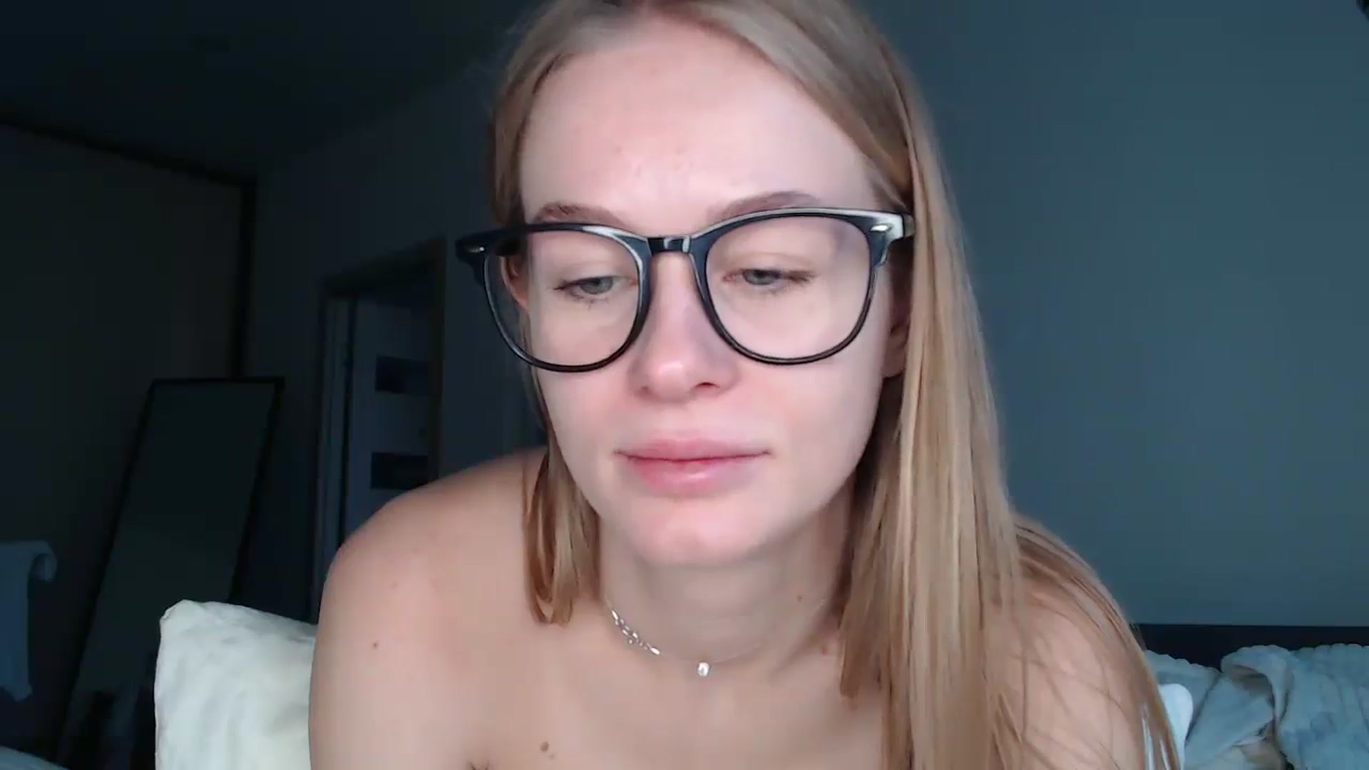 Gallery image thumbnail from Blondino4ka07's myfreecams stream on, 11/11/2025, 07:38 image 12 of 20