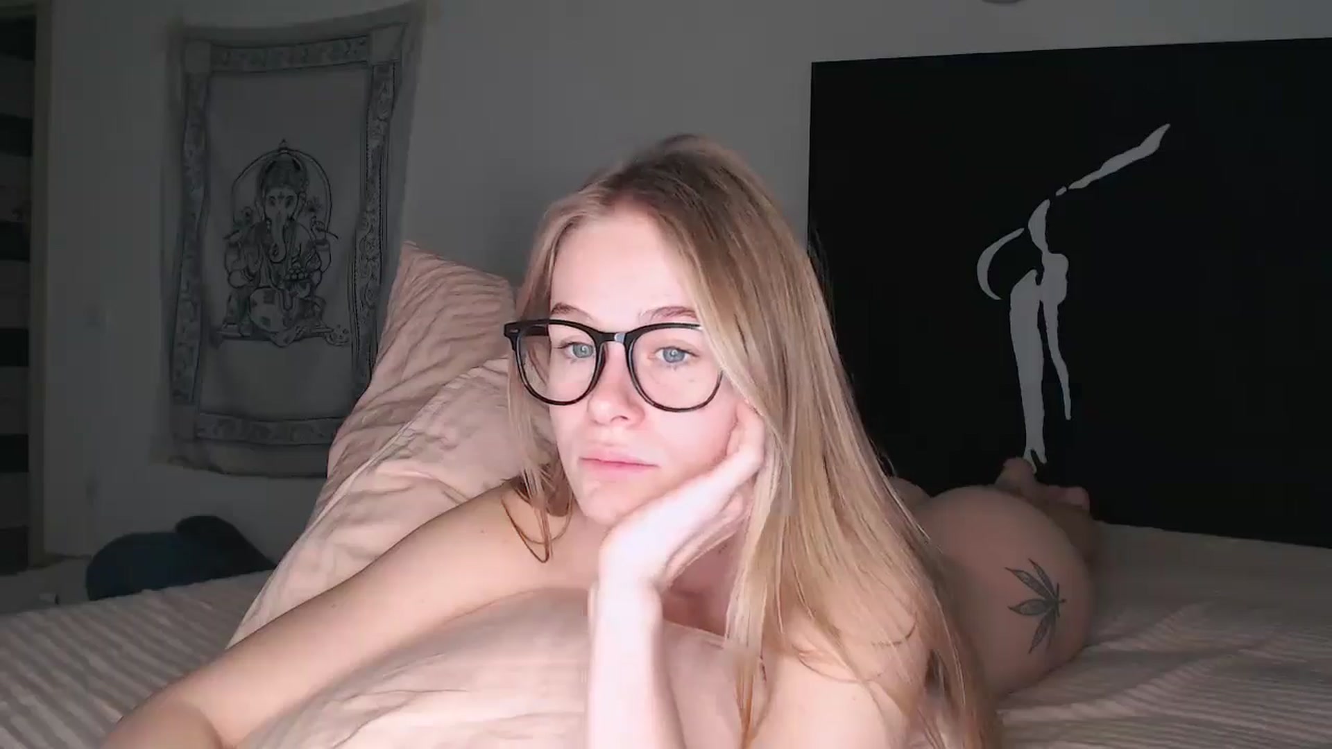 Gallery image thumbnail from Blondino4ka07's myfreecams stream on, 11/17/2025, 18:57 image 12 of 20