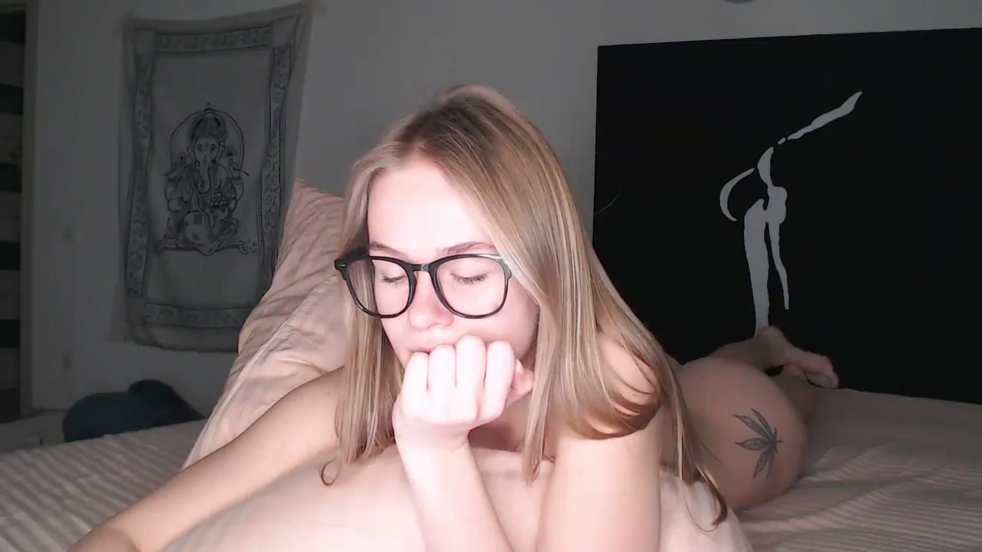 Gallery image thumbnail from Blondino4ka07's myfreecams stream on, 11/17/2025, 18:57 image 6 of 20