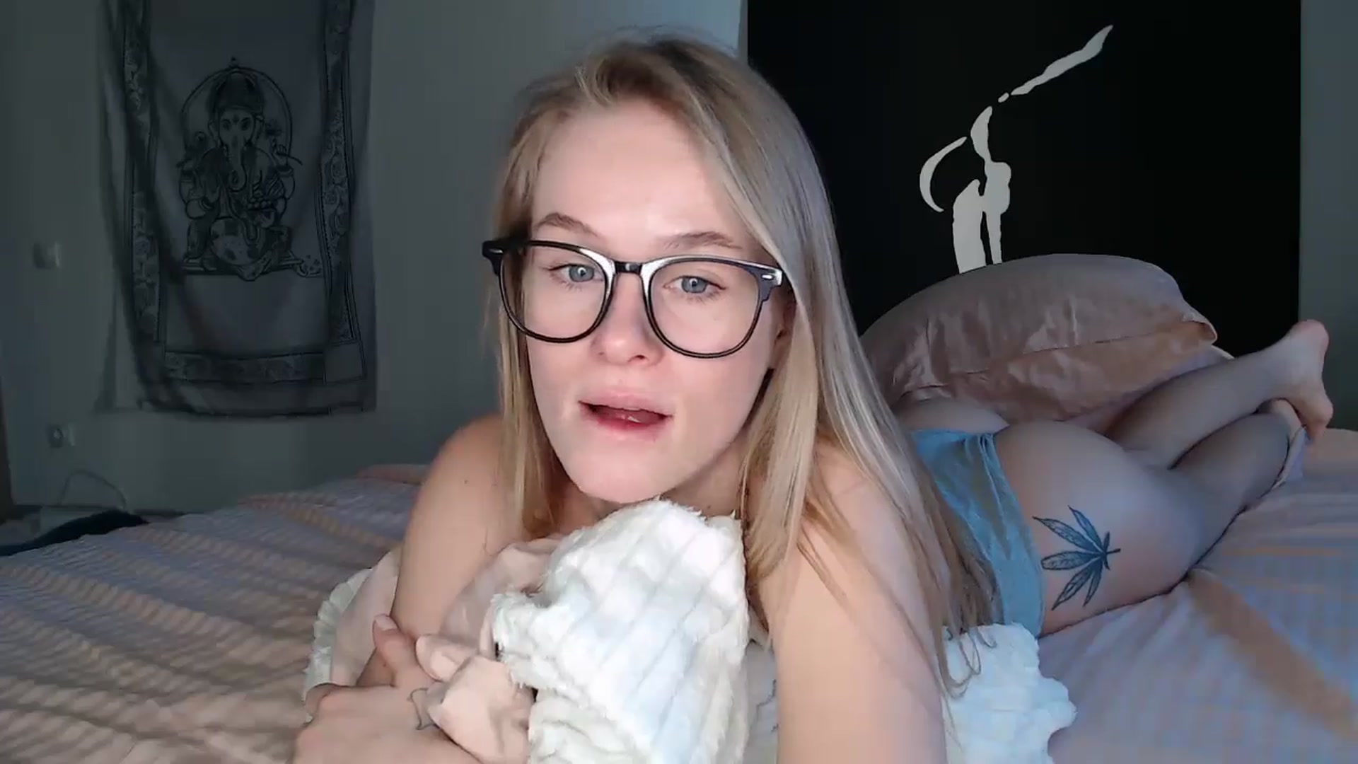 Gallery image thumbnail from Blondino4ka07's myfreecams stream on, 11/21/2025, 05:40 image 9 of 20
