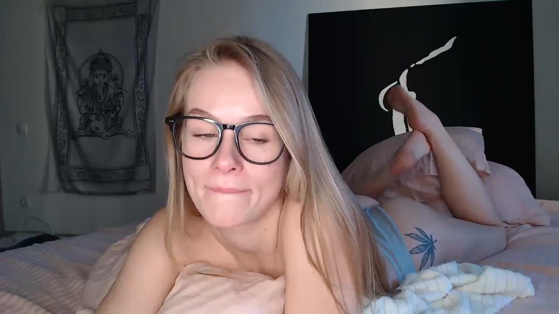Gallery image thumbnail from Blondino4ka07's myfreecams stream on, 11/21/2025, 05:40 image 14 of 20