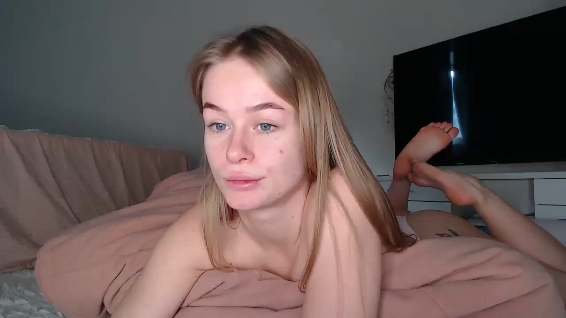 Gallery image thumbnail from Blondino4ka07's myfreecams stream on, 11/22/2025, 09:16 image 15 of 20