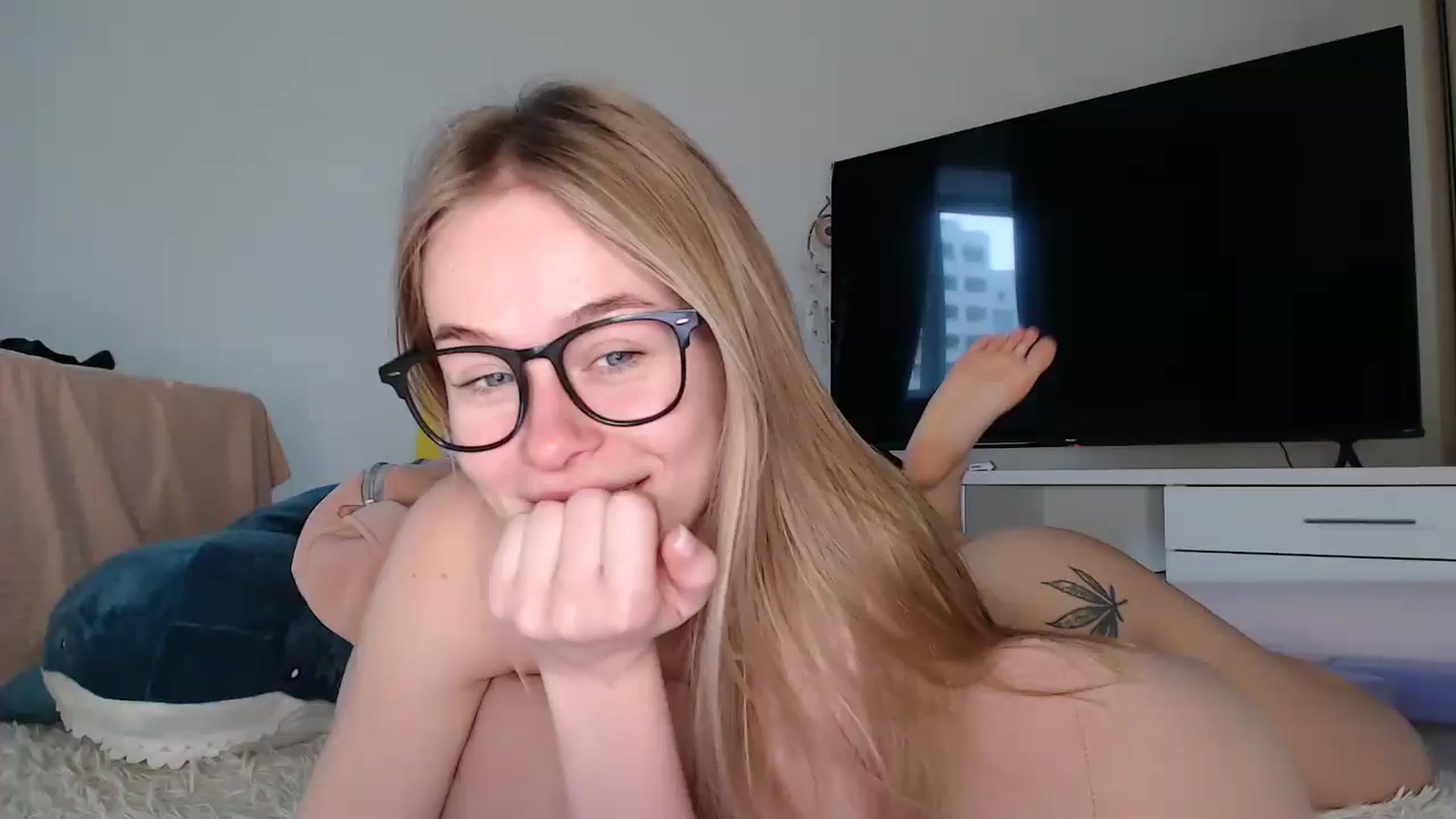 Gallery image thumbnail from Blondino4ka07's myfreecams stream on, 11/23/2025, 09:06 image 3 of 20