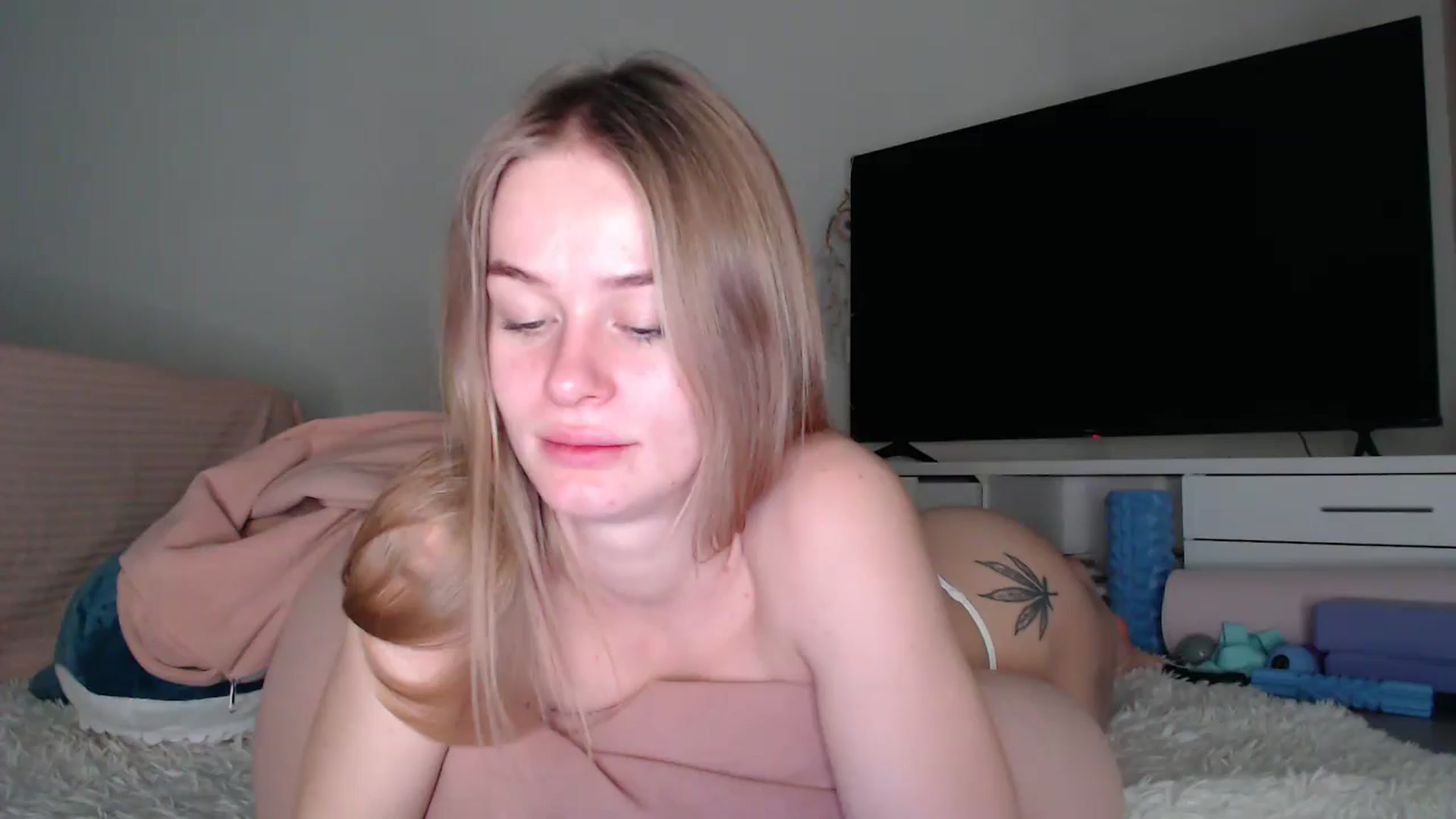 Gallery image thumbnail from Blondino4ka07's myfreecams stream on, 11/23/2025, 16:32 image 5 of 20