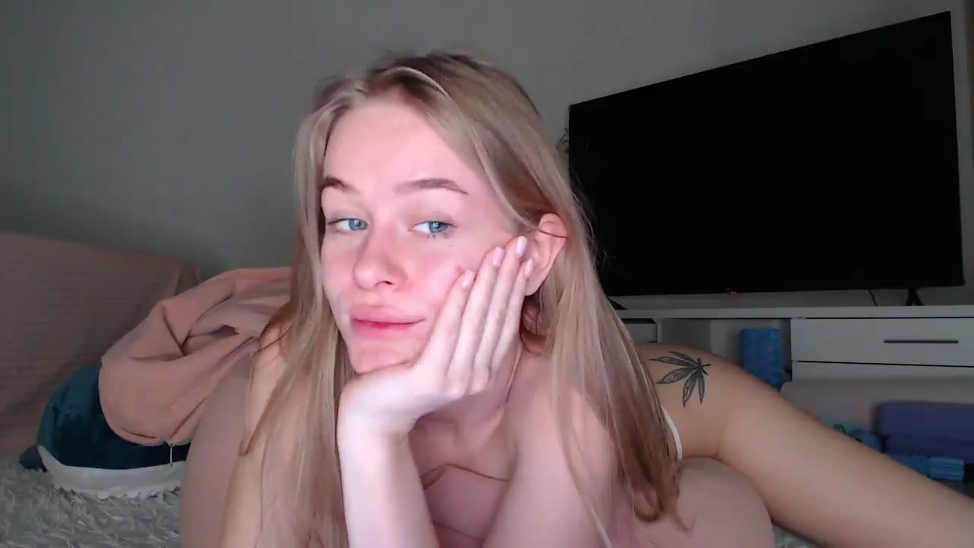 Gallery image thumbnail from Blondino4ka07's myfreecams stream on, 11/23/2025, 16:32 image 18 of 20