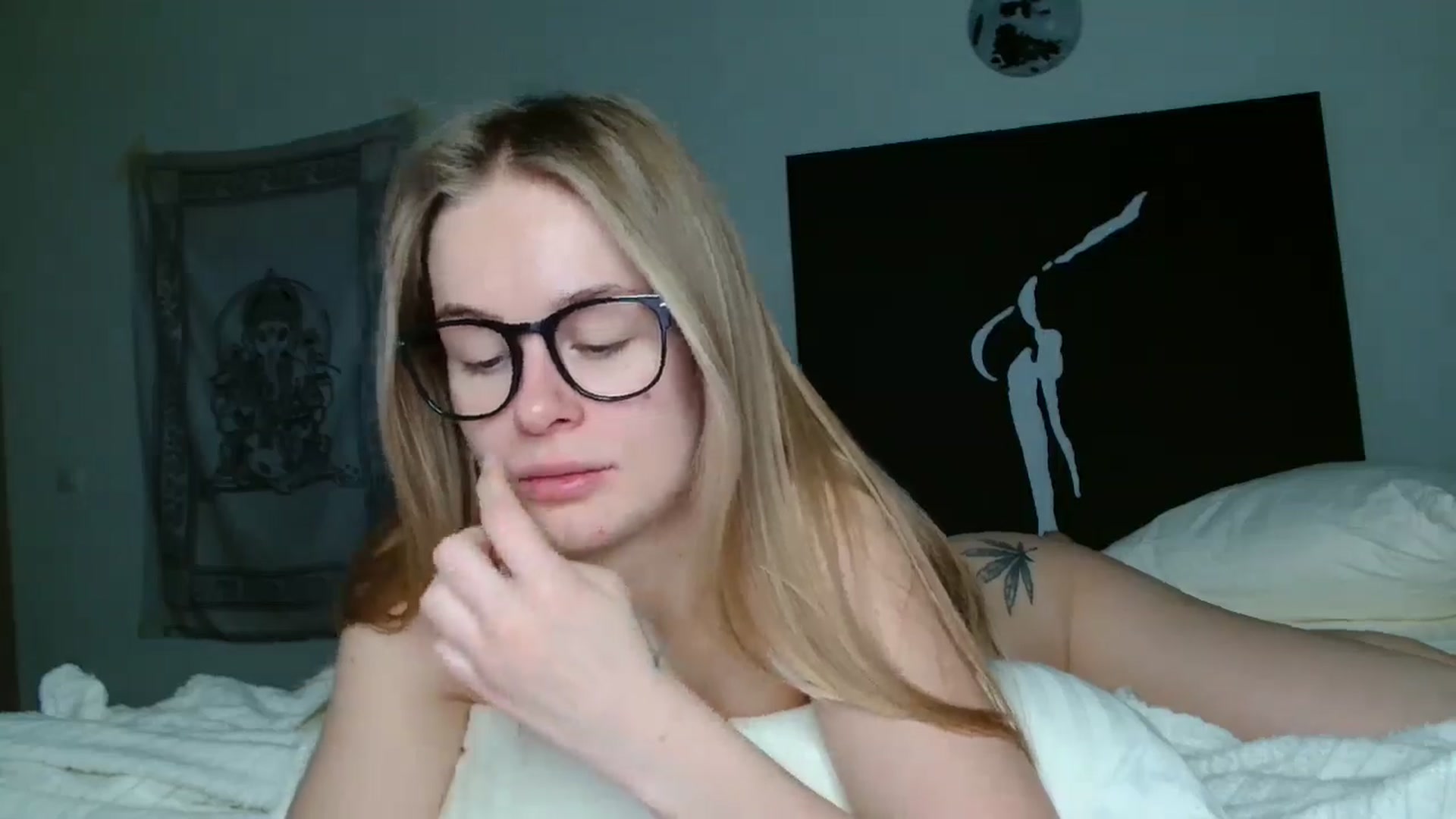 Gallery image thumbnail from Blondino4ka07's myfreecams stream on, 11/24/2025, 16:56 image 10 of 20