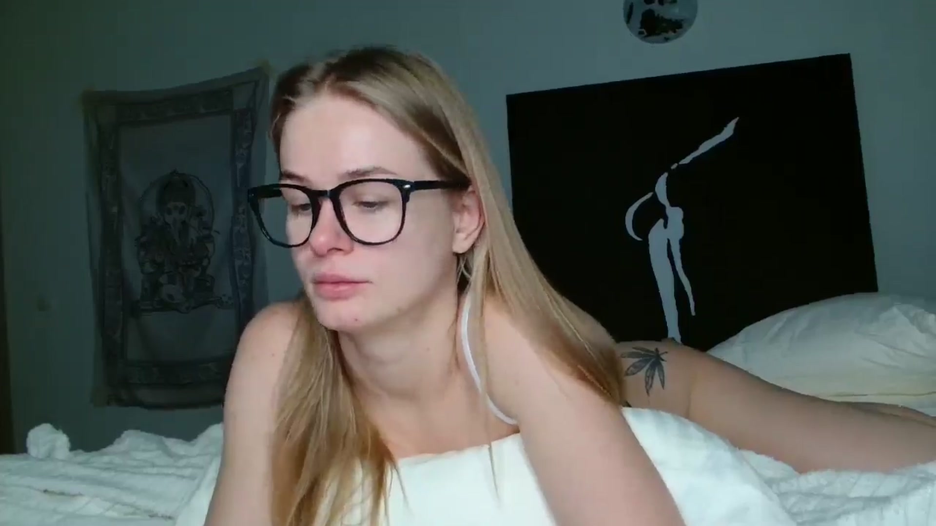 Gallery image thumbnail from Blondino4ka07's myfreecams stream on, 11/24/2025, 16:56 image 12 of 20