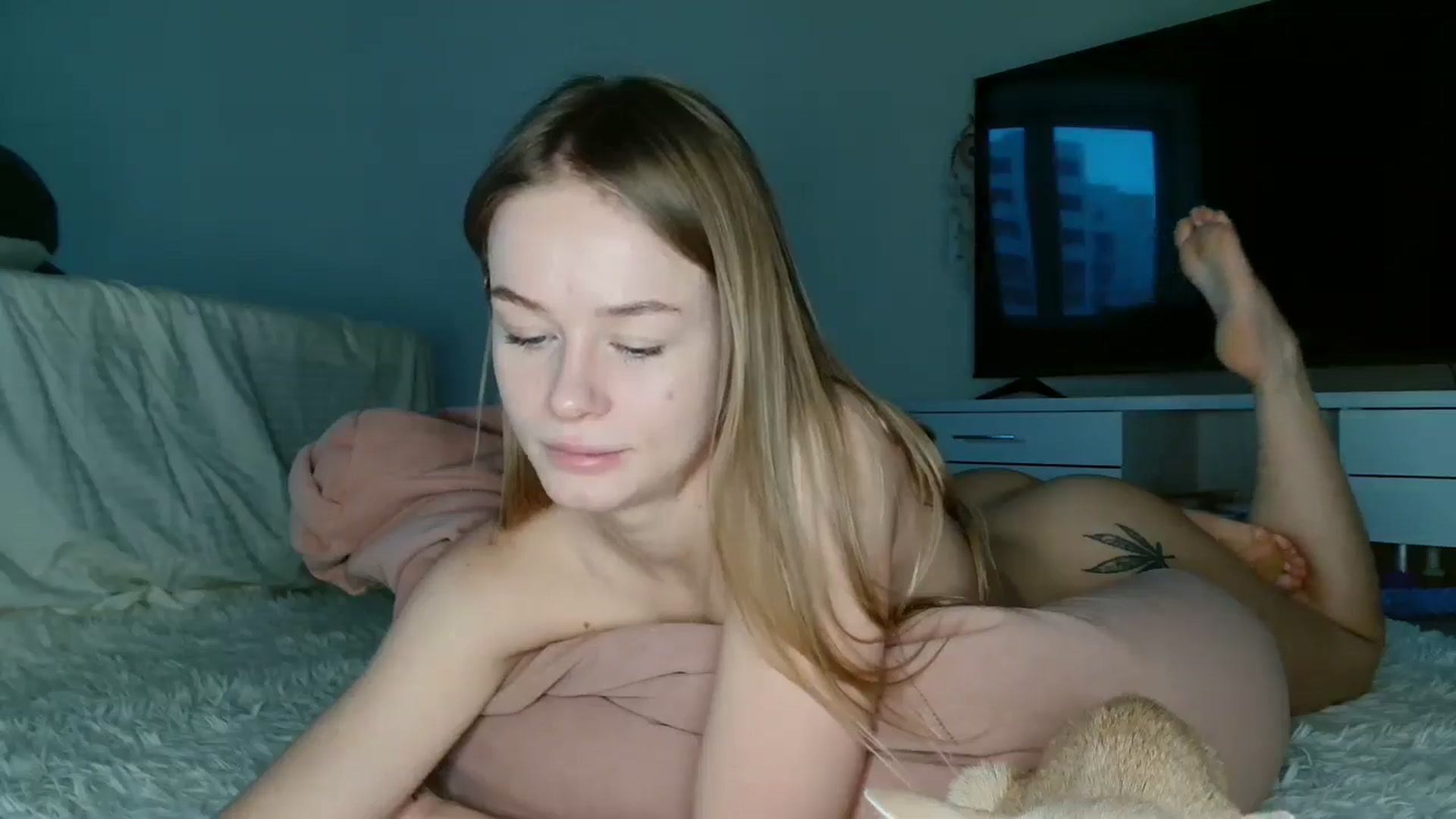 Gallery image thumbnail from Blondino4ka07's myfreecams stream on, 11/30/2025, 06:09 image 13 of 20