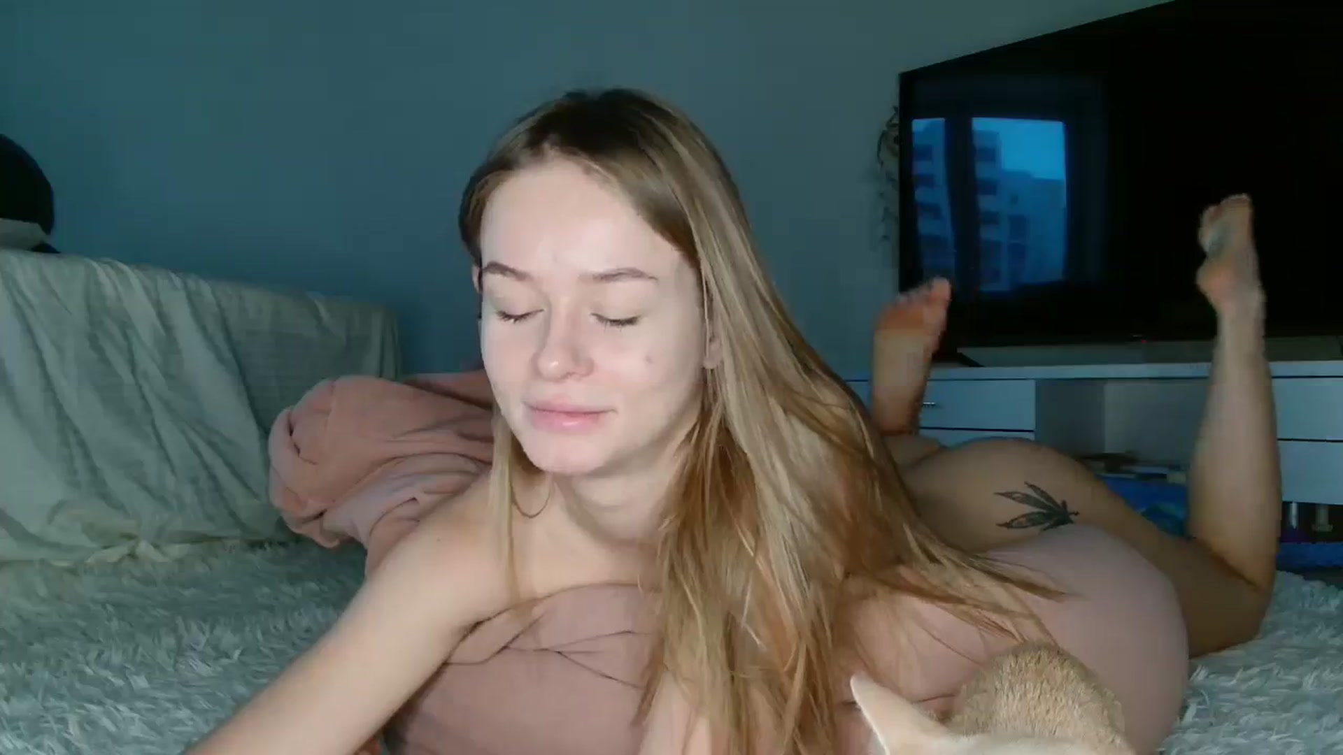 Gallery image thumbnail from Blondino4ka07's myfreecams stream on, 11/30/2025, 06:09 image 16 of 20