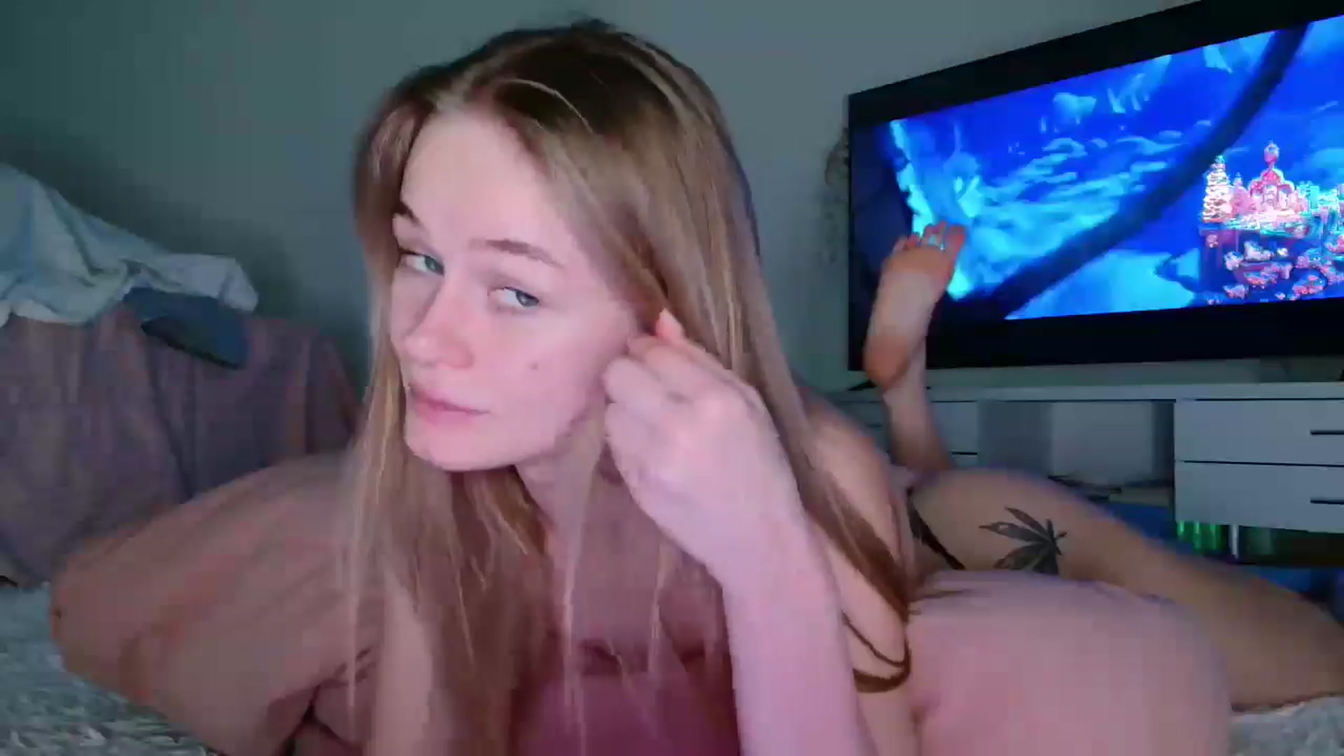 Gallery image thumbnail from Blondino4ka07's myfreecams stream on, 12/01/2025, 18:04 image 16 of 20