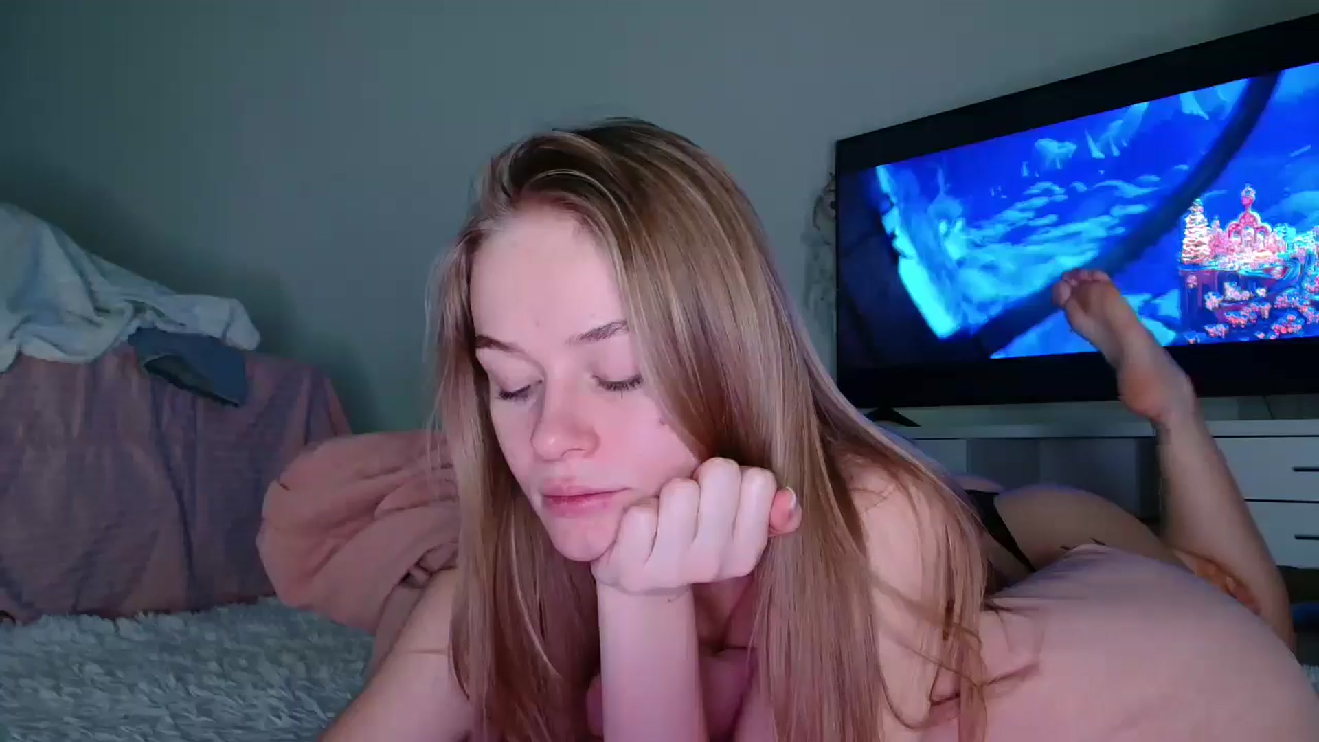 Gallery image thumbnail from Blondino4ka07's myfreecams stream on, 12/01/2025, 18:04 image 8 of 20