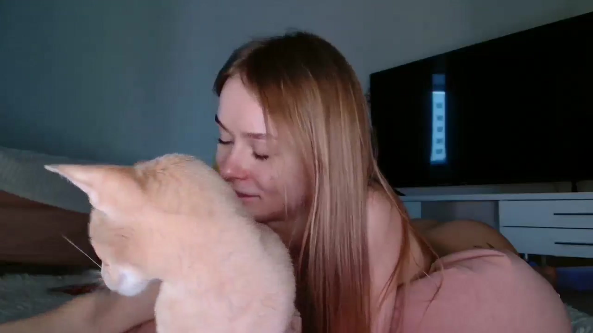 Gallery image thumbnail from Blondino4ka07's myfreecams stream on, 12/04/2025, 06:51 image 12 of 20
