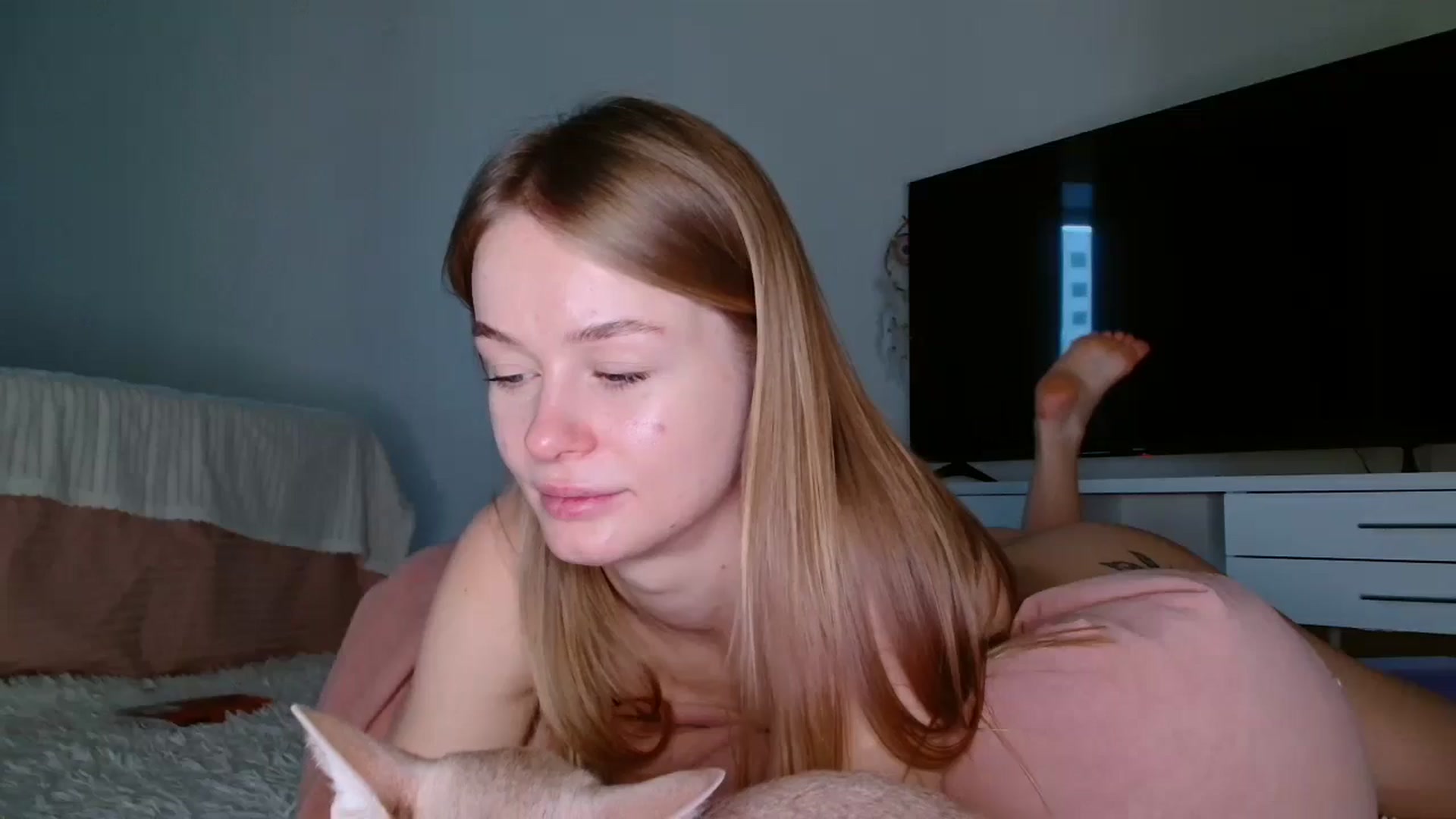 Gallery image thumbnail from Blondino4ka07's myfreecams stream on, 12/04/2025, 06:51 image 1 of 20